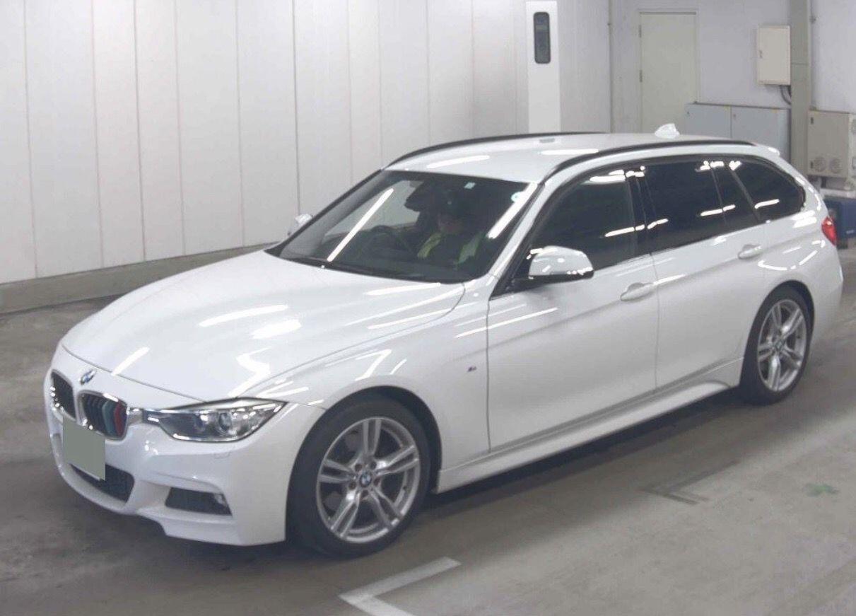 BMW 3 Series view 2