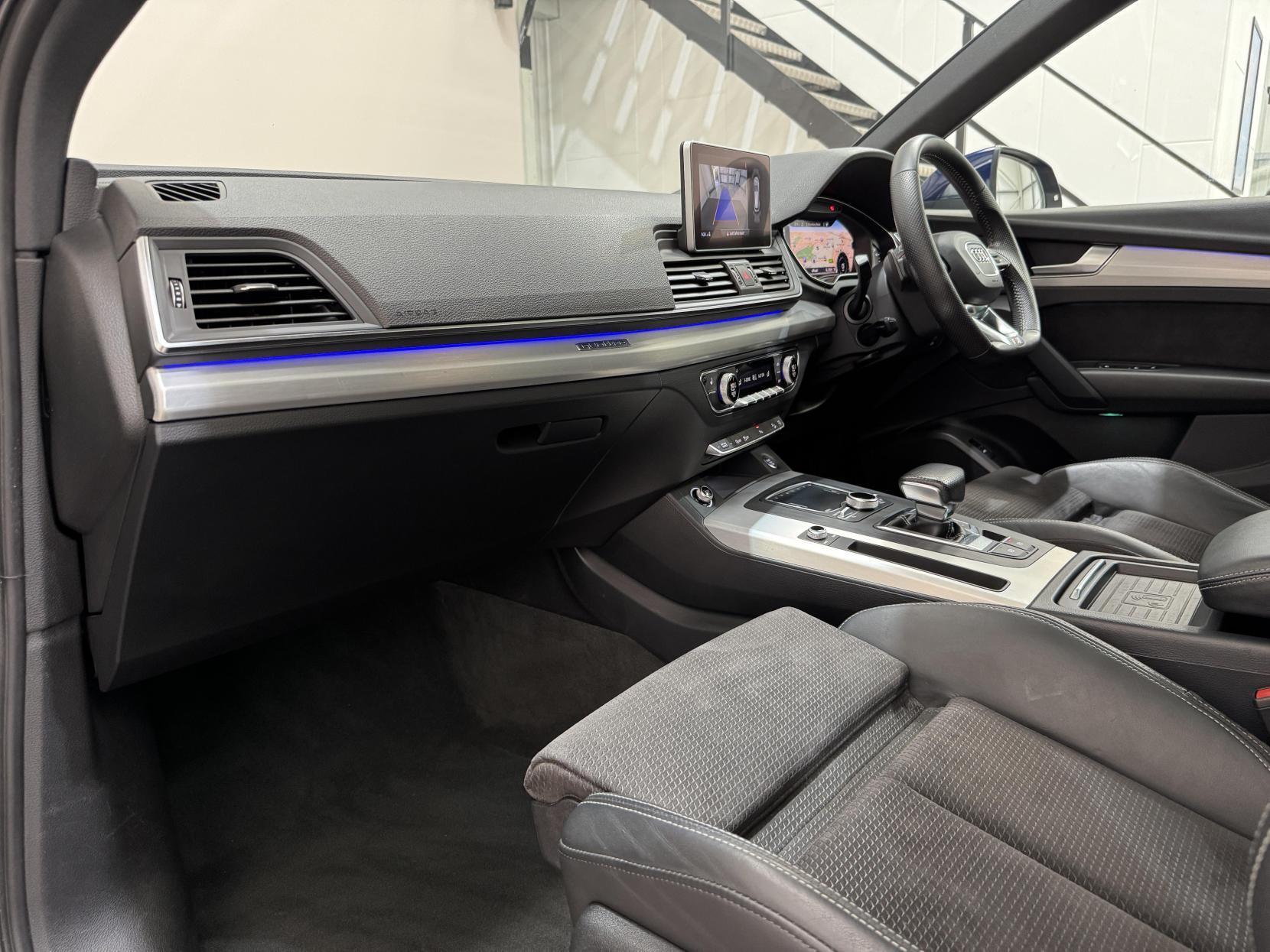 Audi Q5 view 47