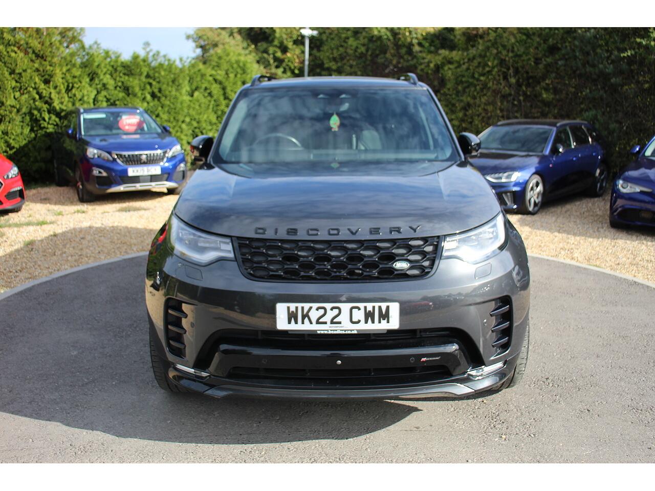 Land Rover Discovery view 3