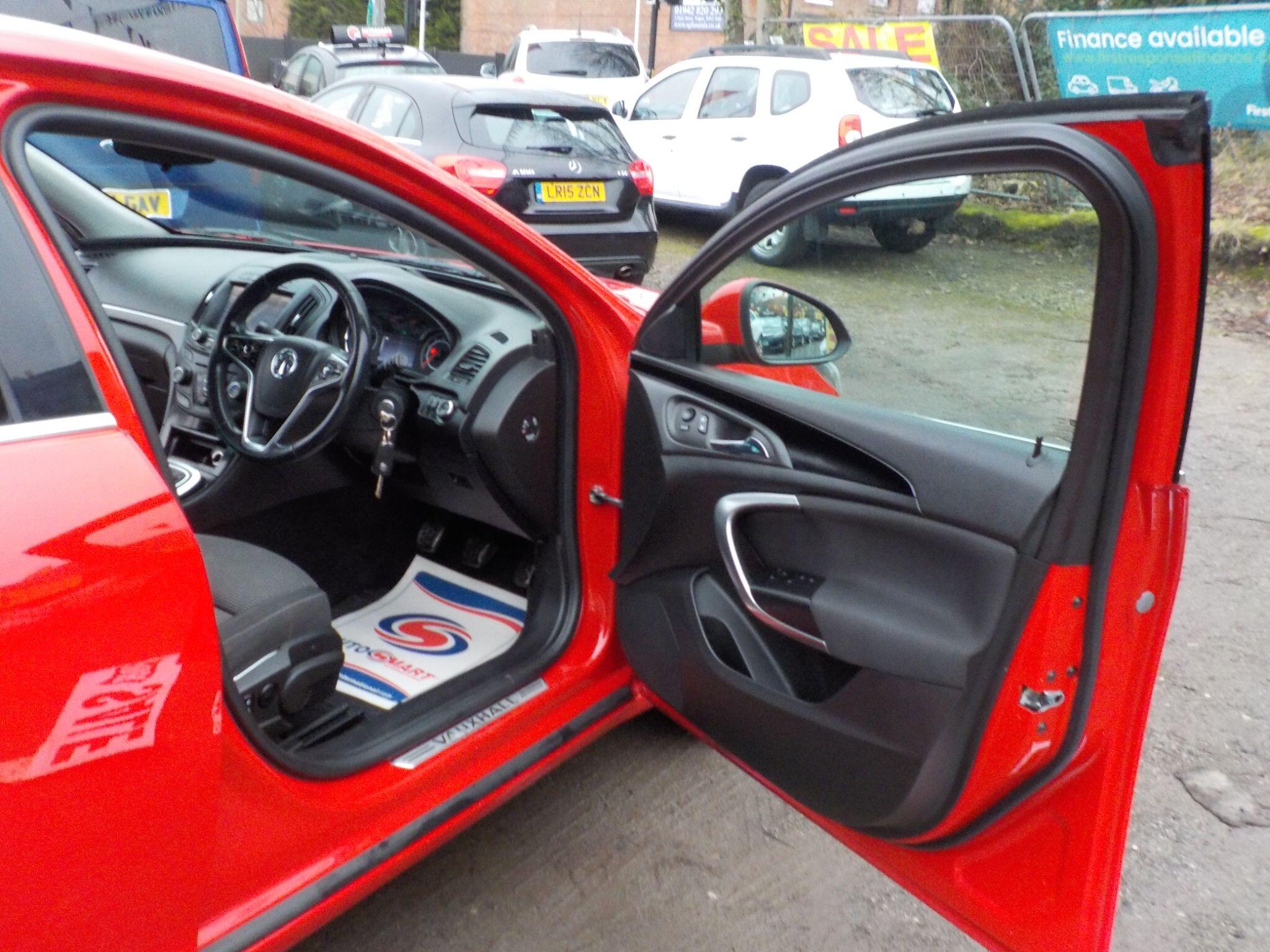 Vauxhall Insignia 1.8 16V SRi Nav Euro 5 5dr