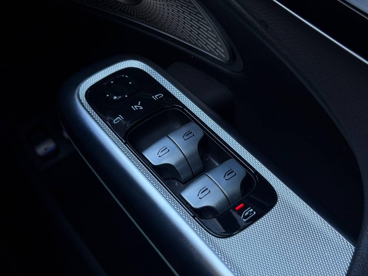 Mercedes-Benz E-Class view 38