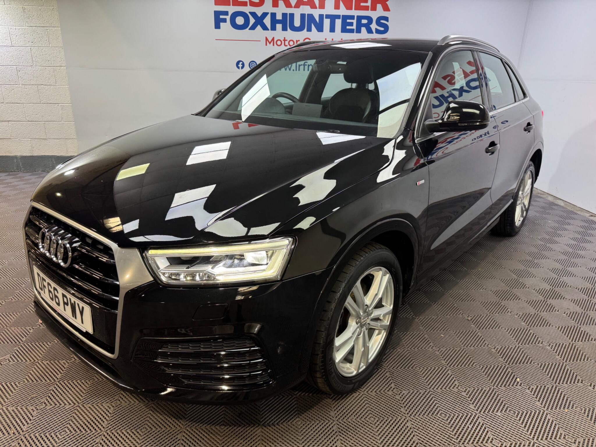 Audi Q3 view 19