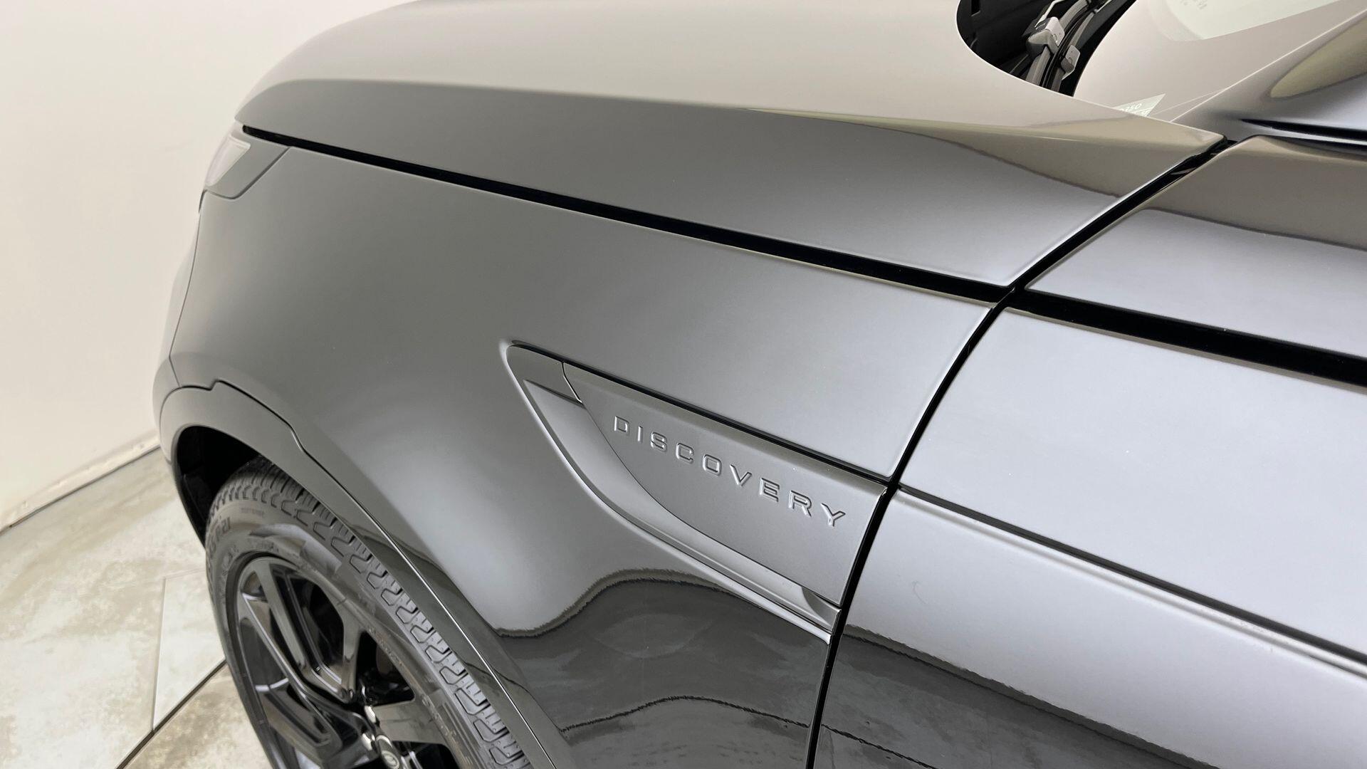 Land Rover Discovery view 20