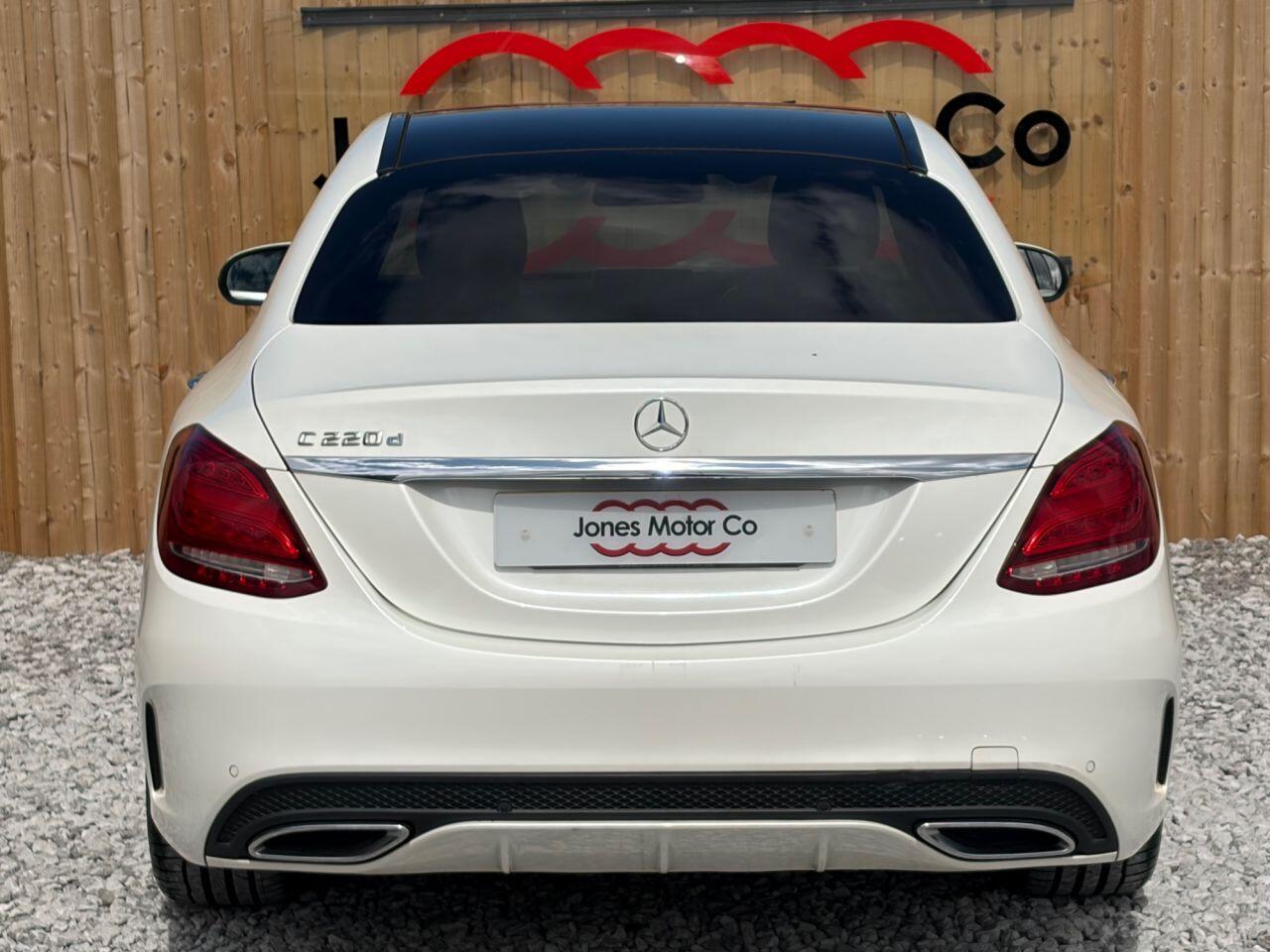 Mercedes-Benz C-Class view 9