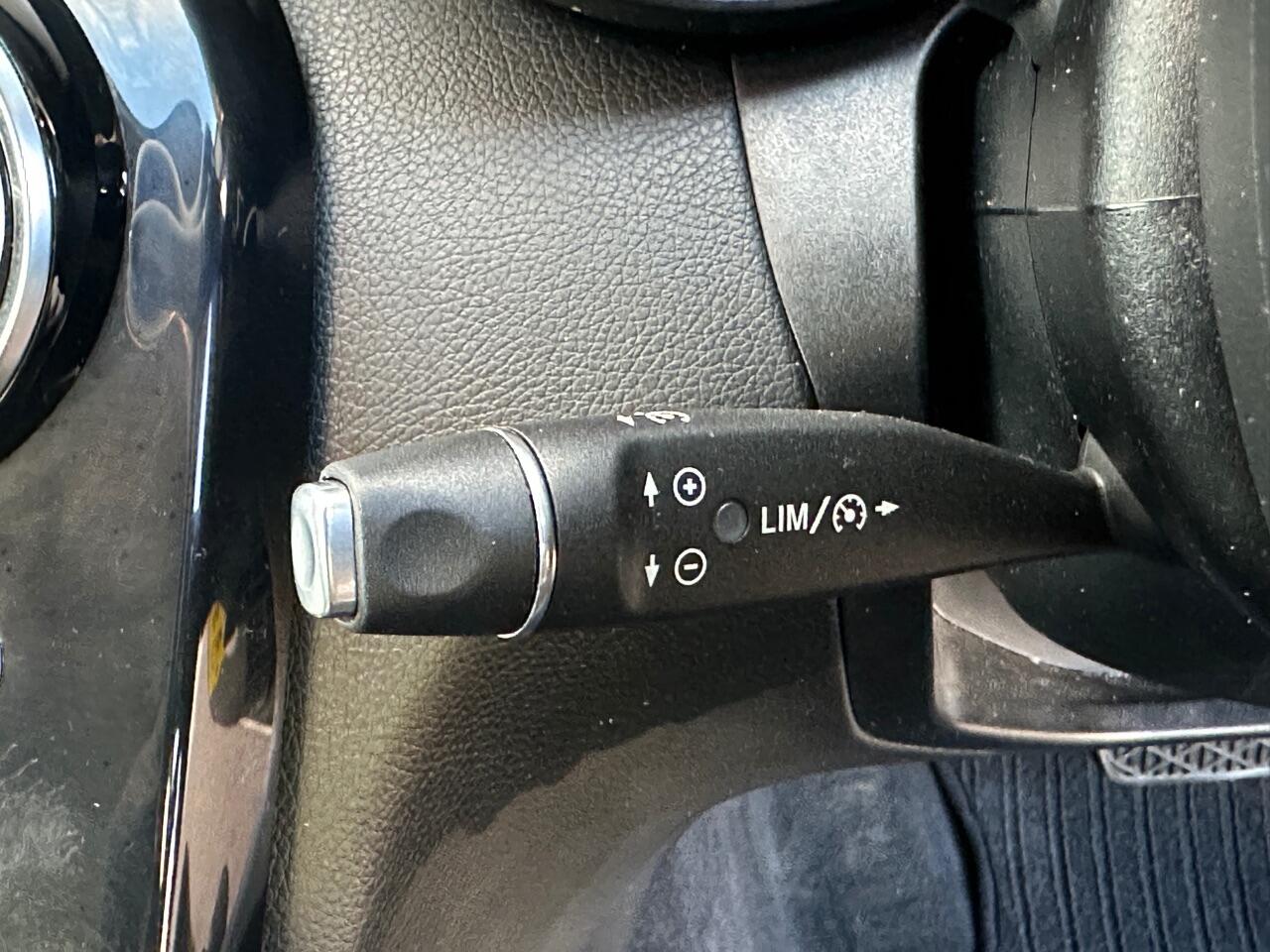 Mercedes-Benz C Class view 21