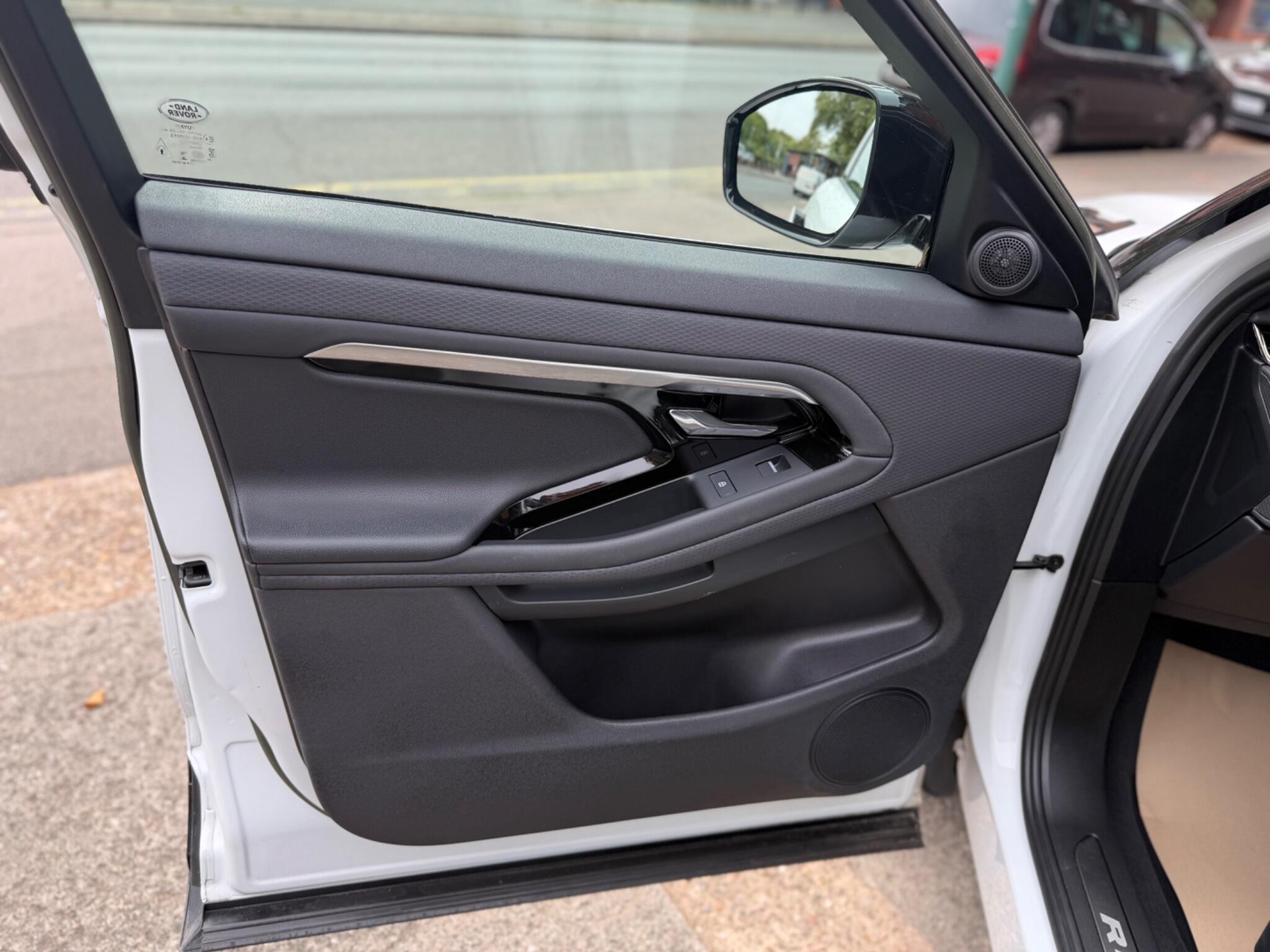 Land Rover Range Rover Evoque view 35