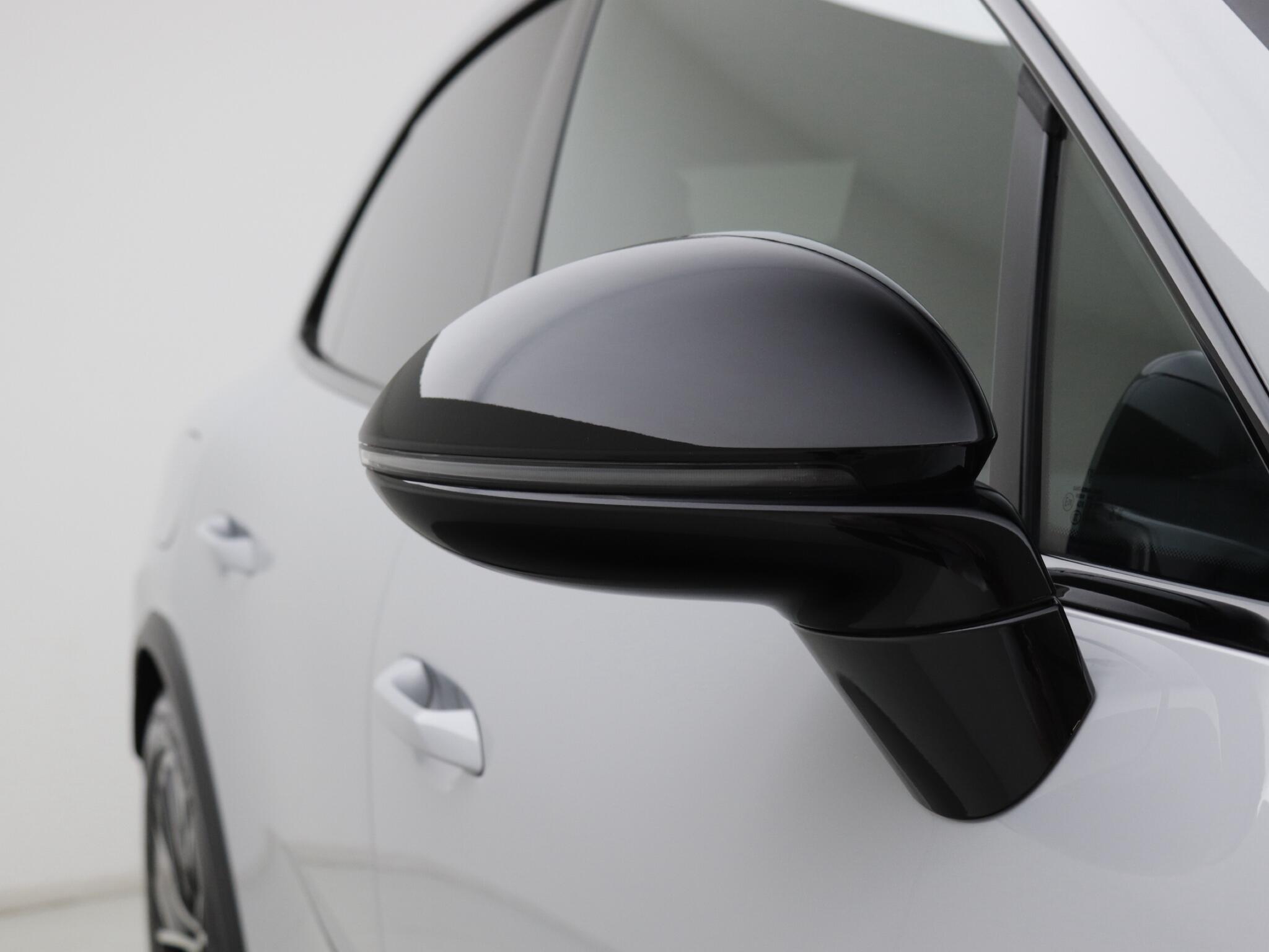 Porsche Macan view 25