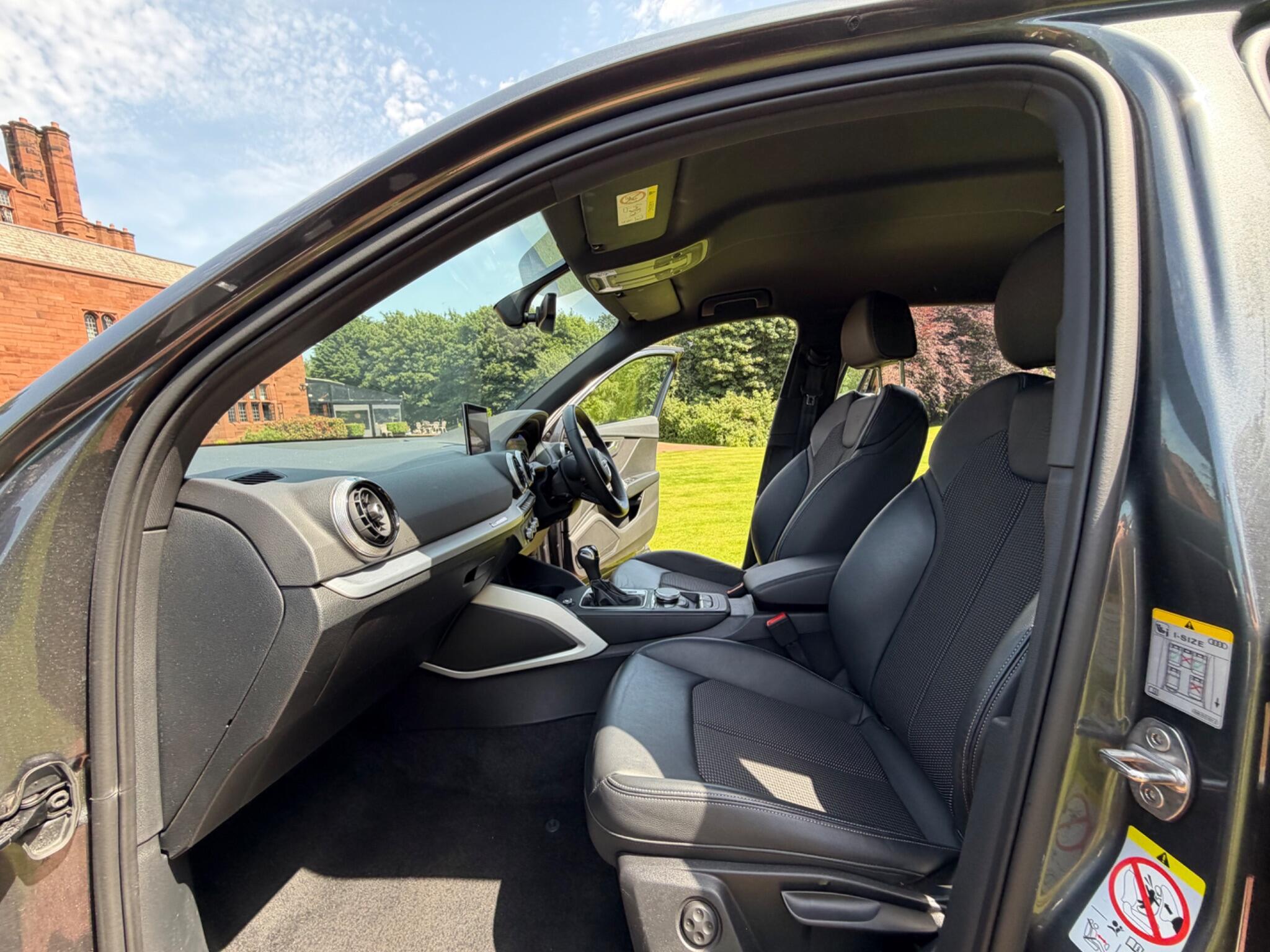 Audi Q2 view 9