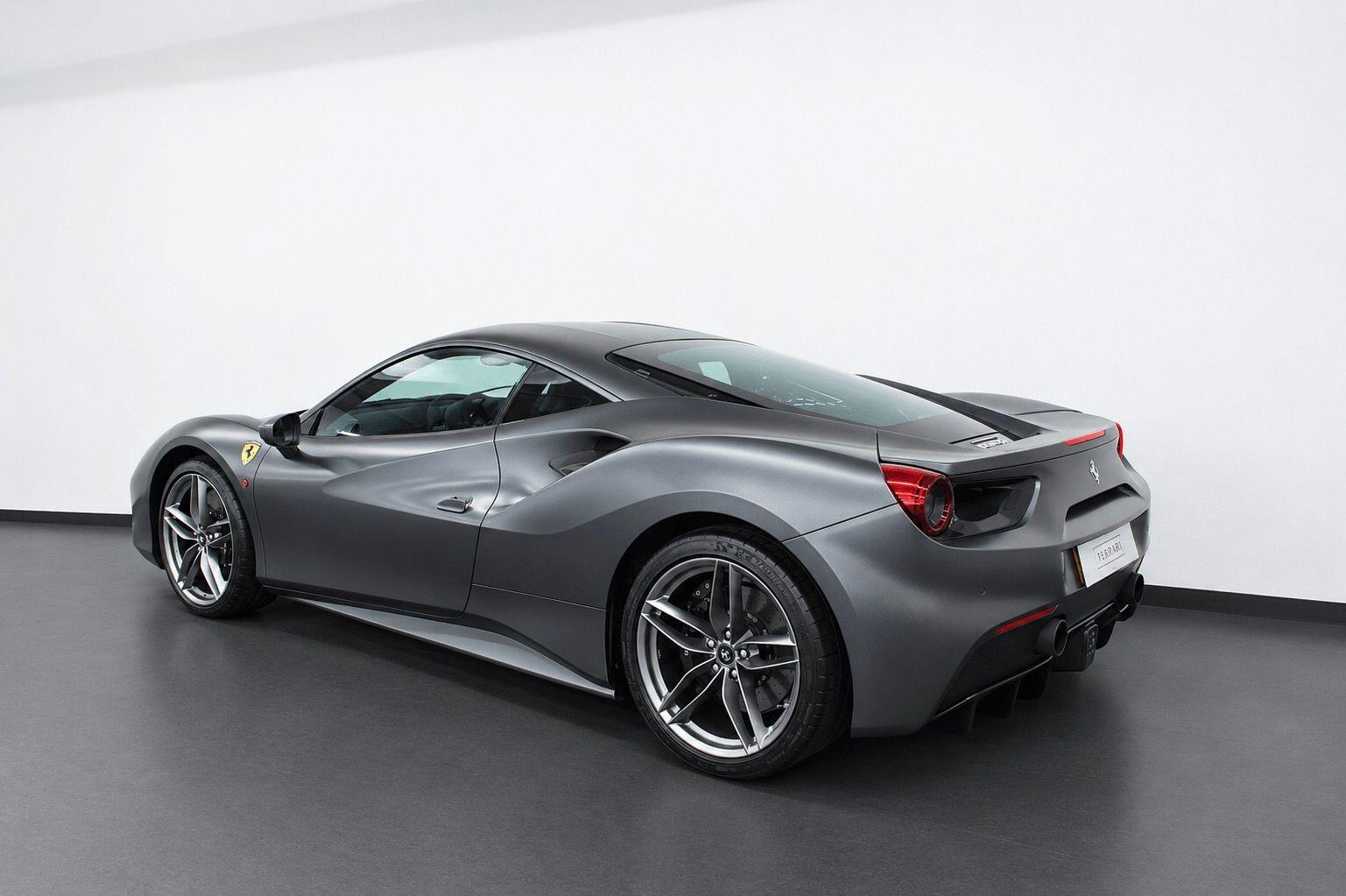 Ferrari 488 view 4