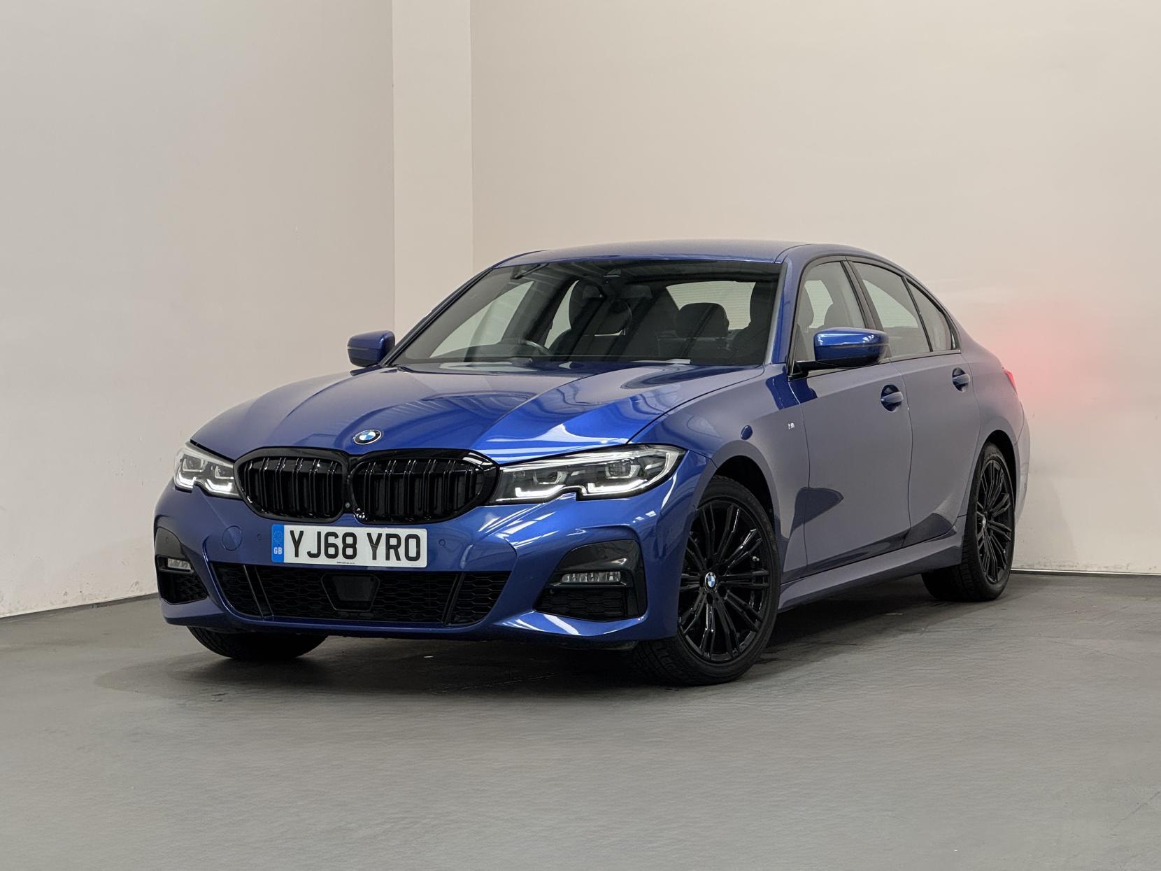 BMW 3 Series view 6