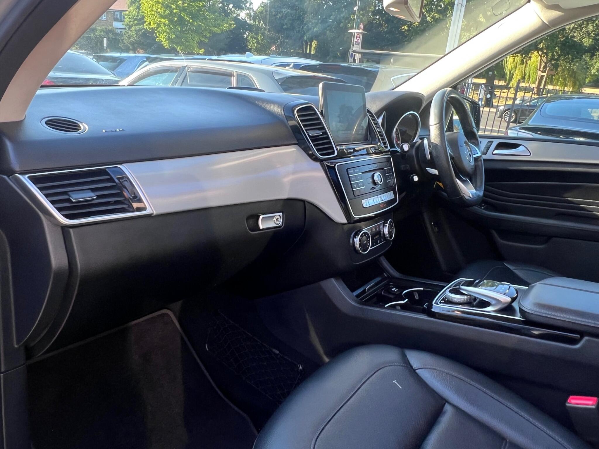 Mercedes-Benz Gle view 35