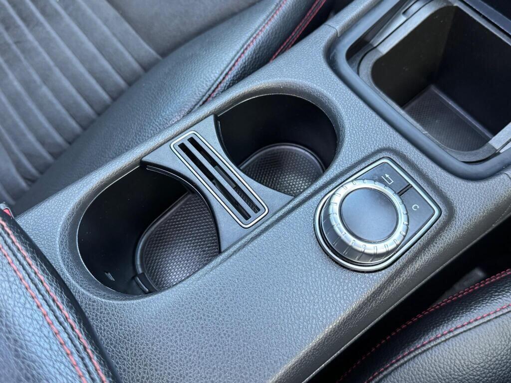 Mercedes-Benz Gla view 40