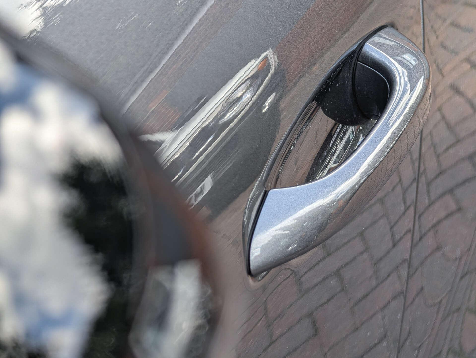 Porsche Cayenne view 12