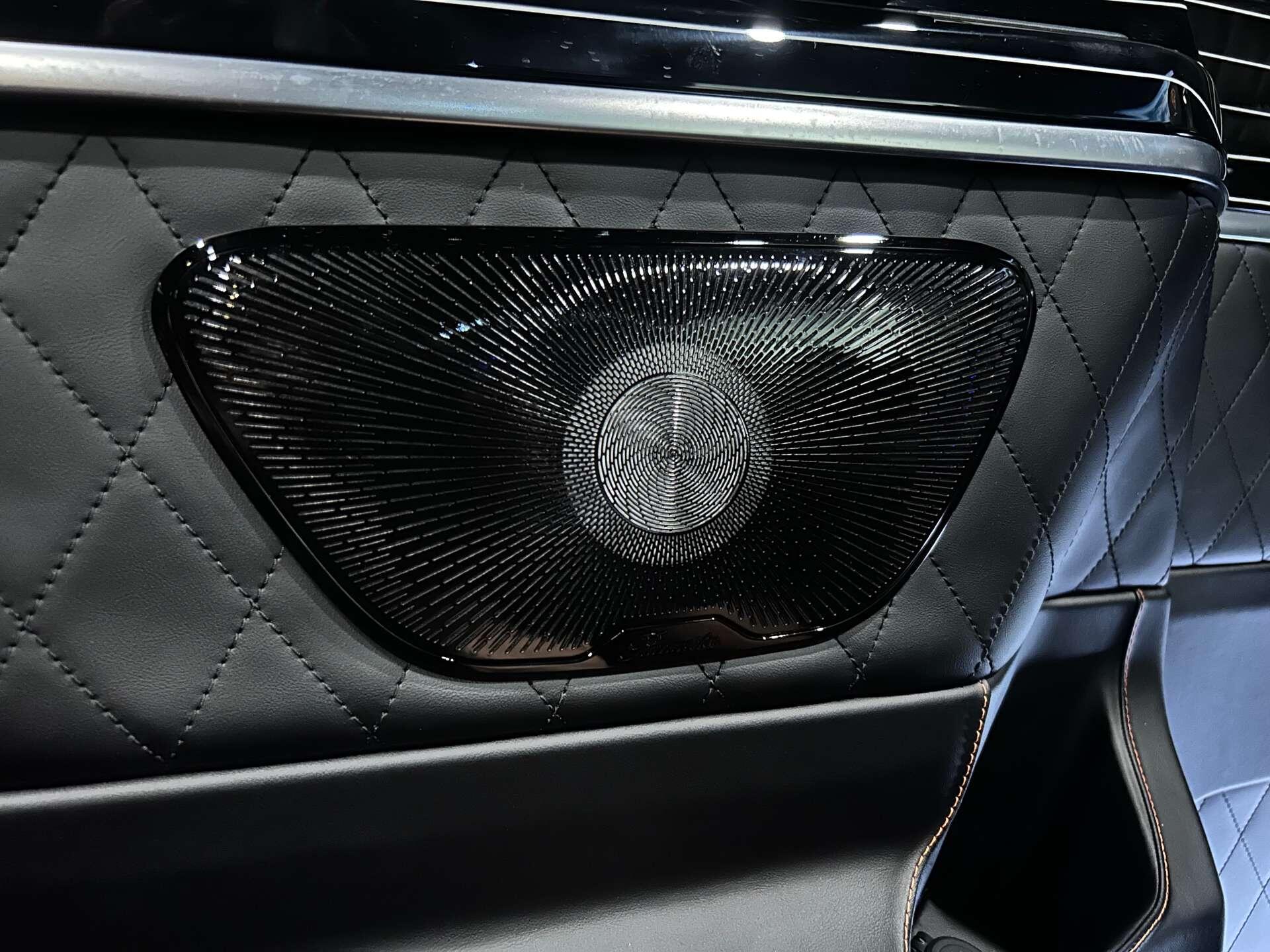 Mercedes-Benz V Class view 9