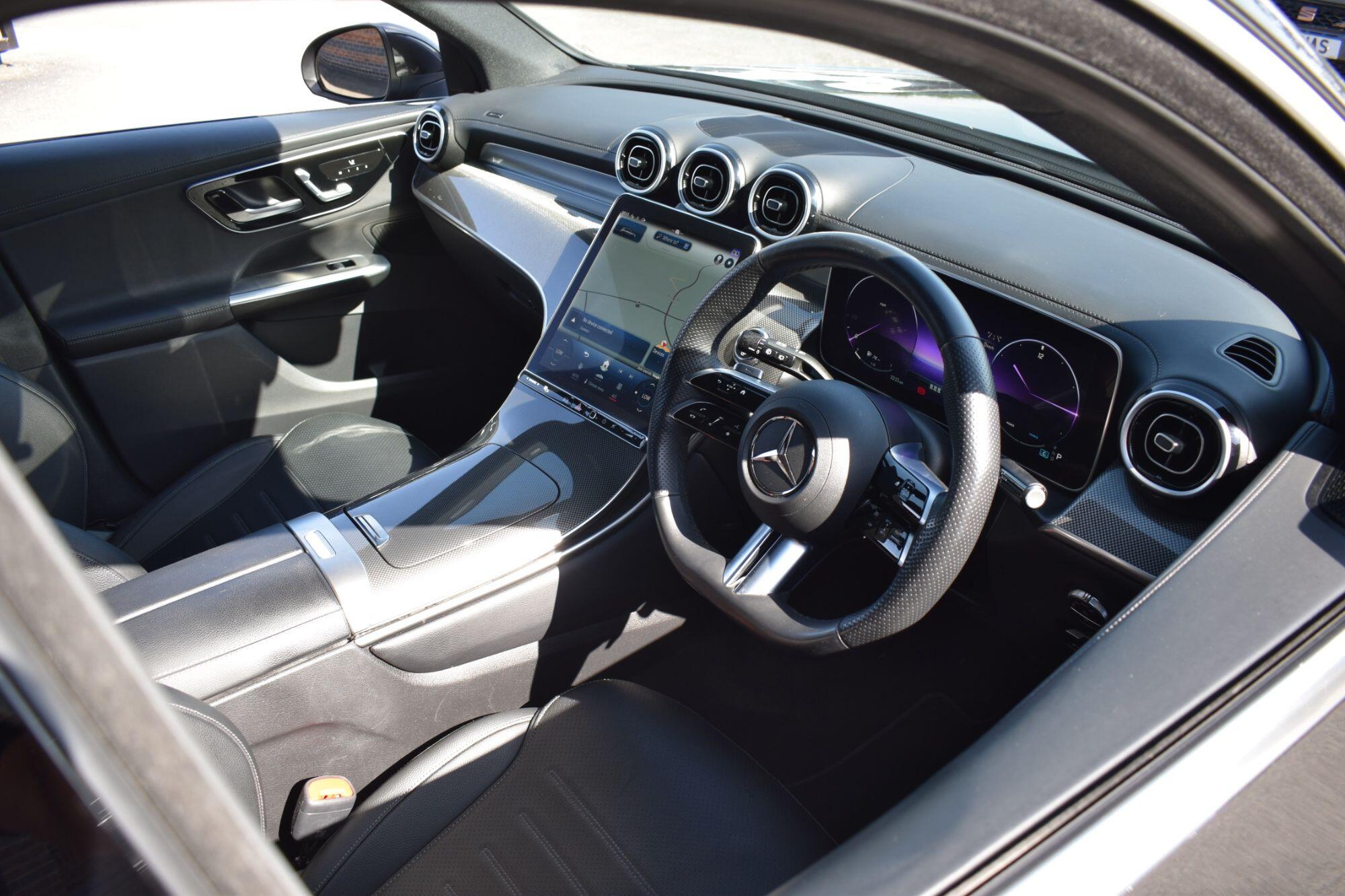 Mercedes-Benz GLC view 3