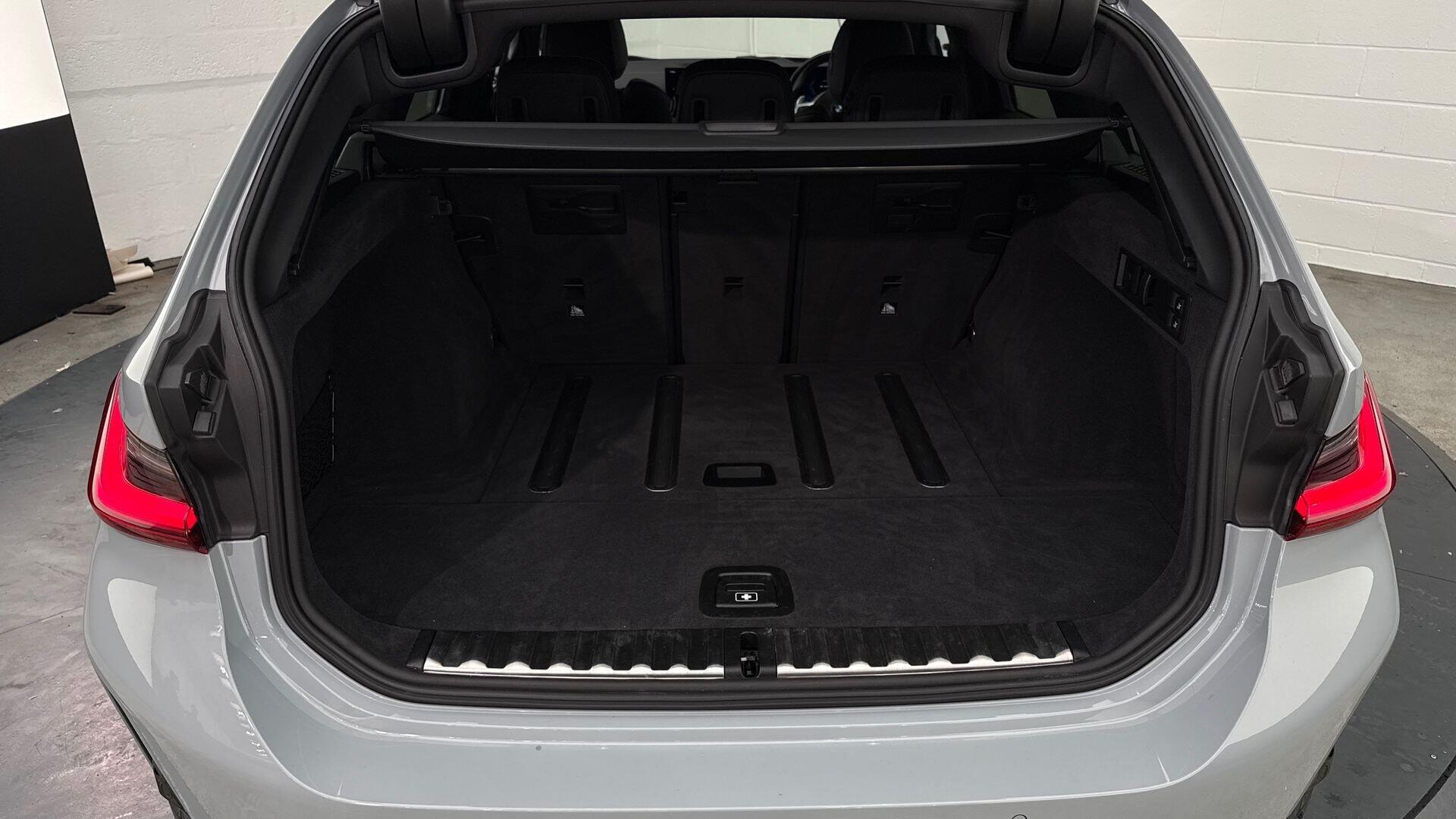 BMW 3 Series view 13
