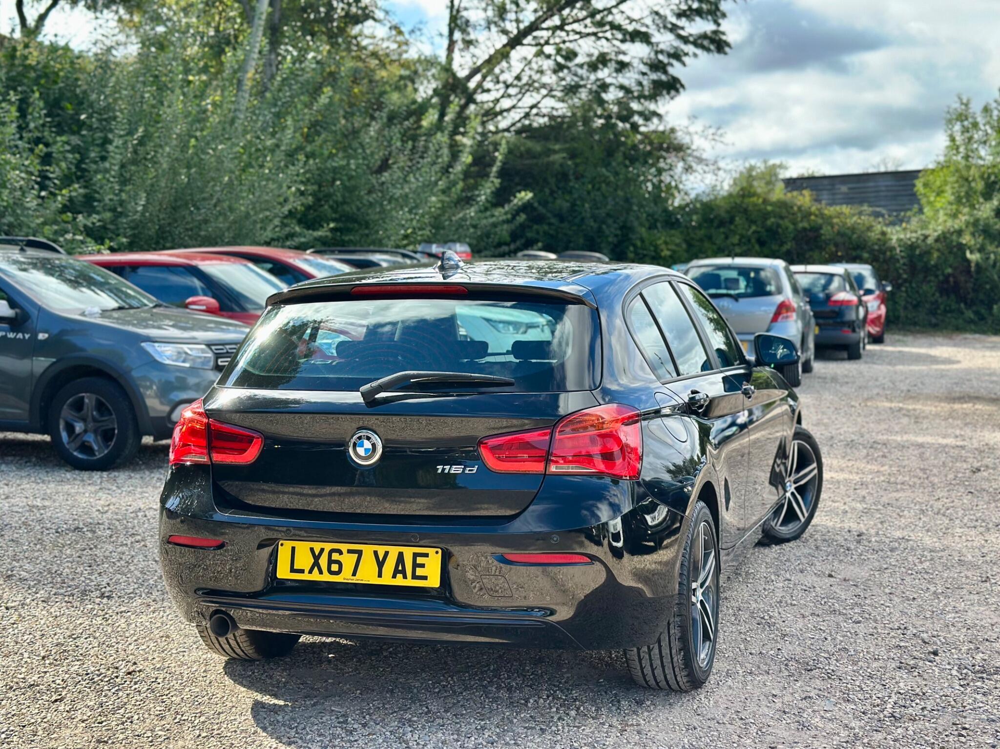 BMW 1 Series view 13