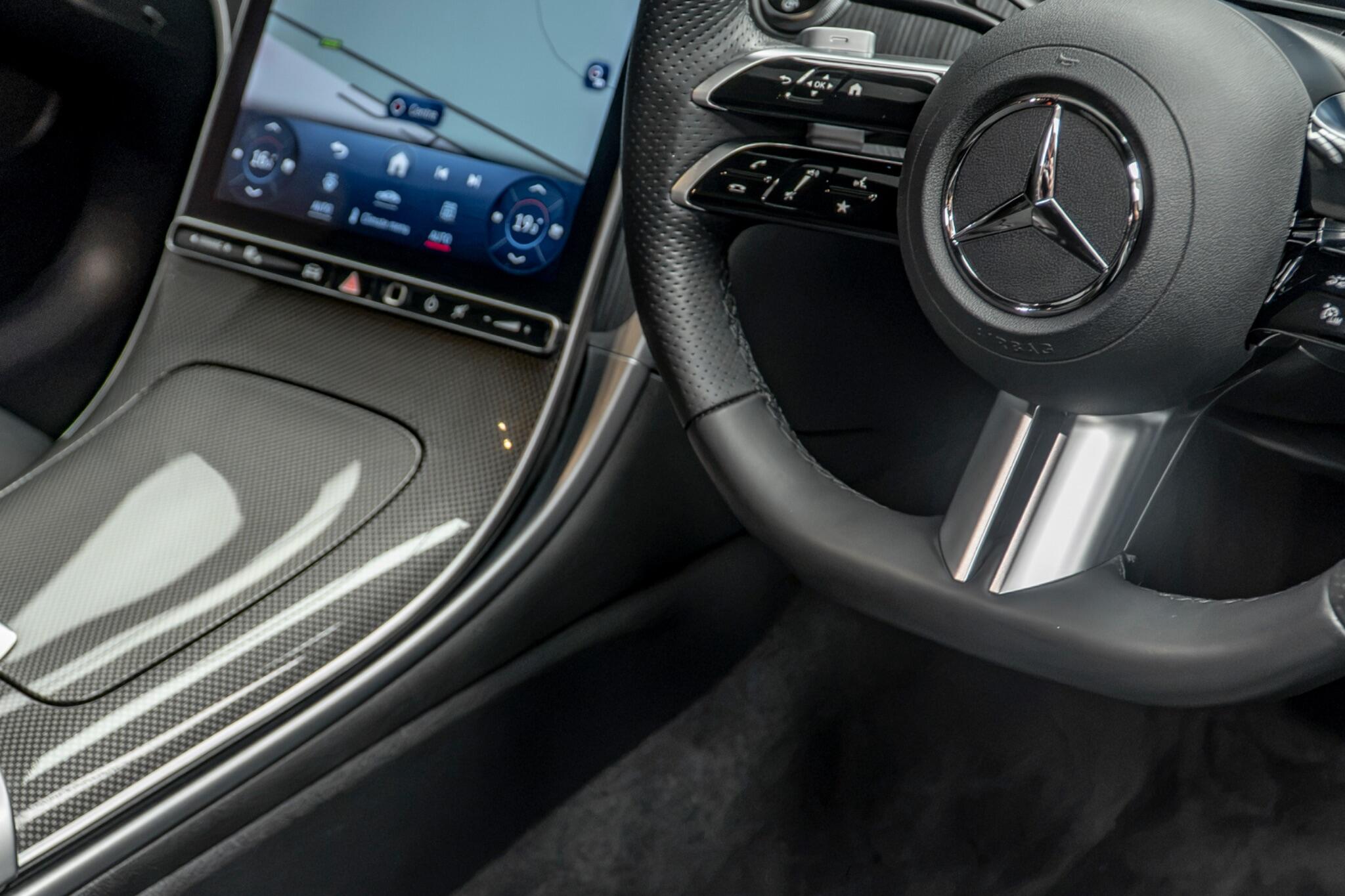 Mercedes-Benz C-Class view 38