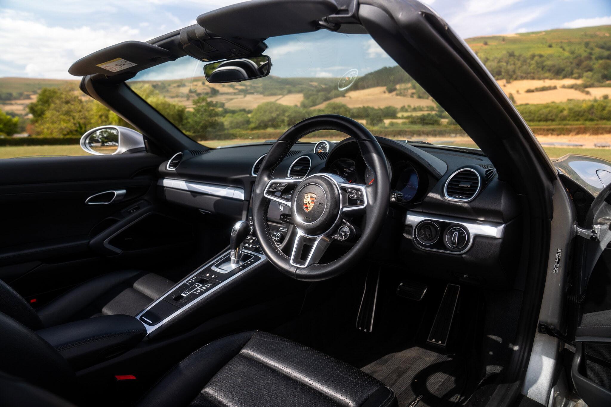 Porsche 718 Boxster view 27