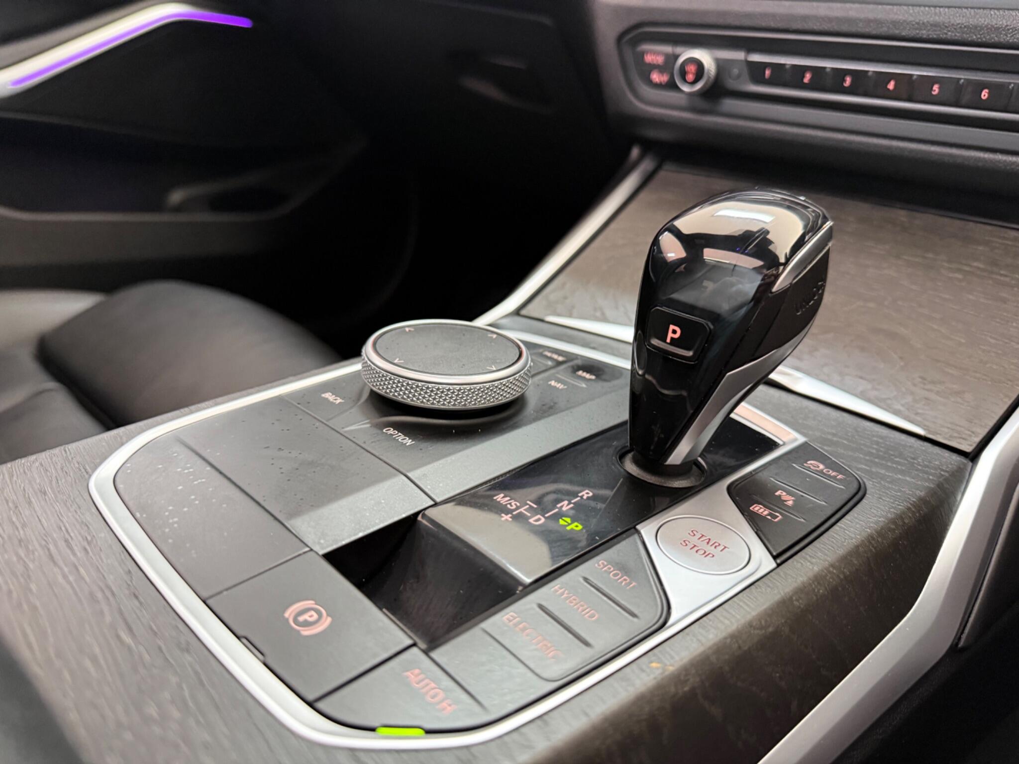 BMW 3 Series view 10