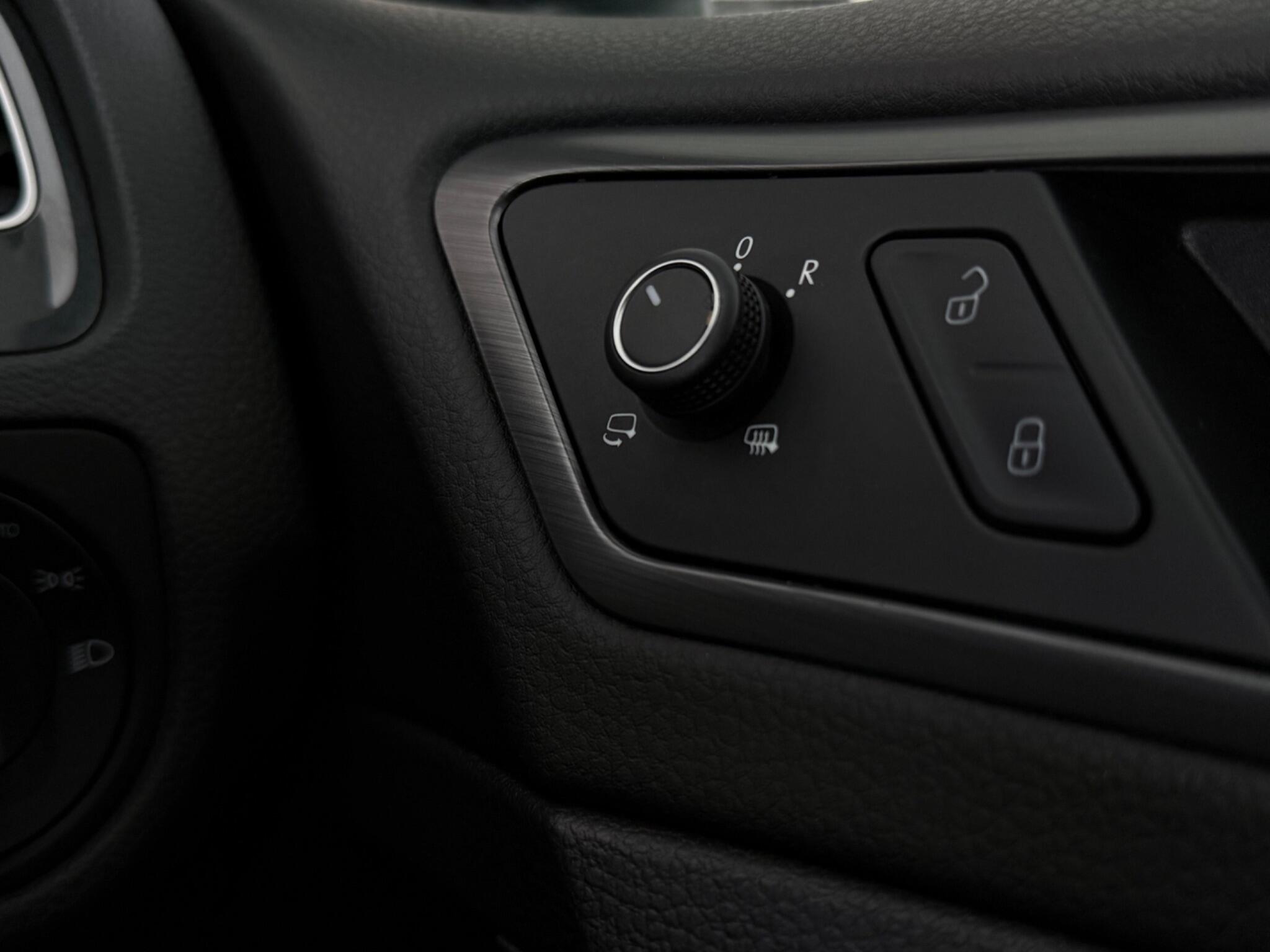 Volkswagen Golf view 19