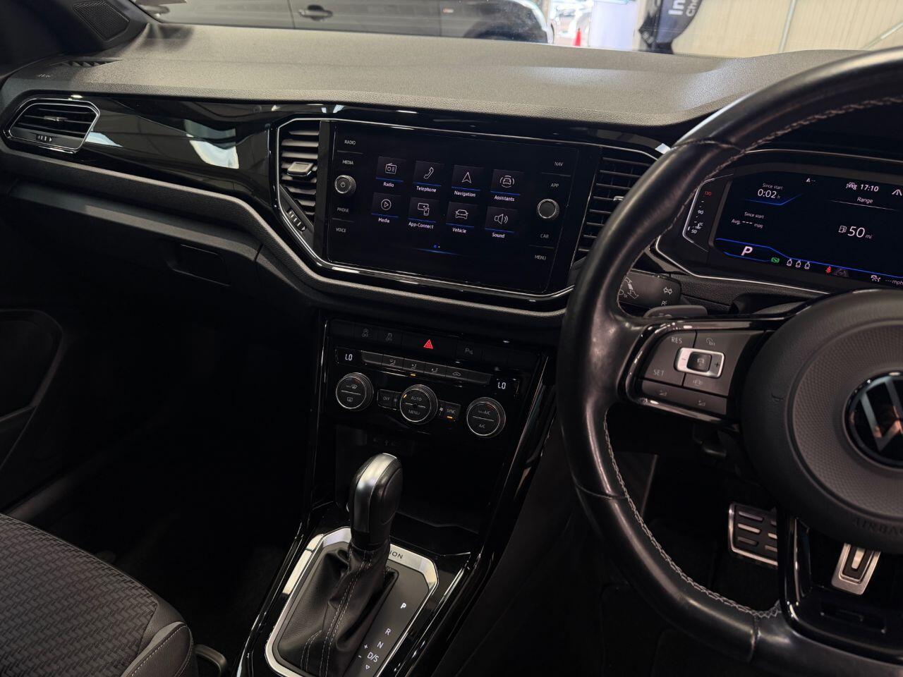Volkswagen T-Roc view 7