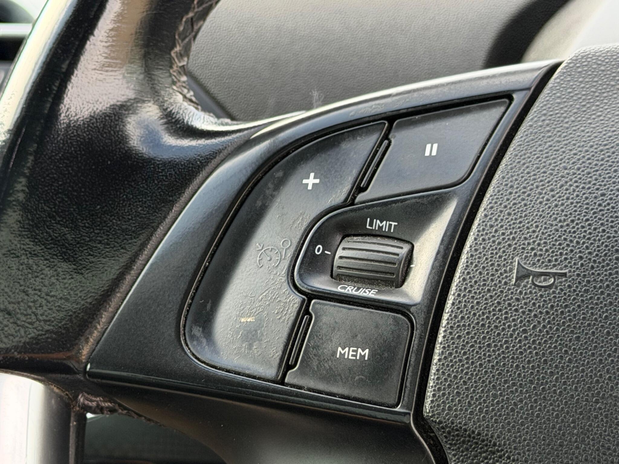 Citroen Grand C4 Picasso view 28