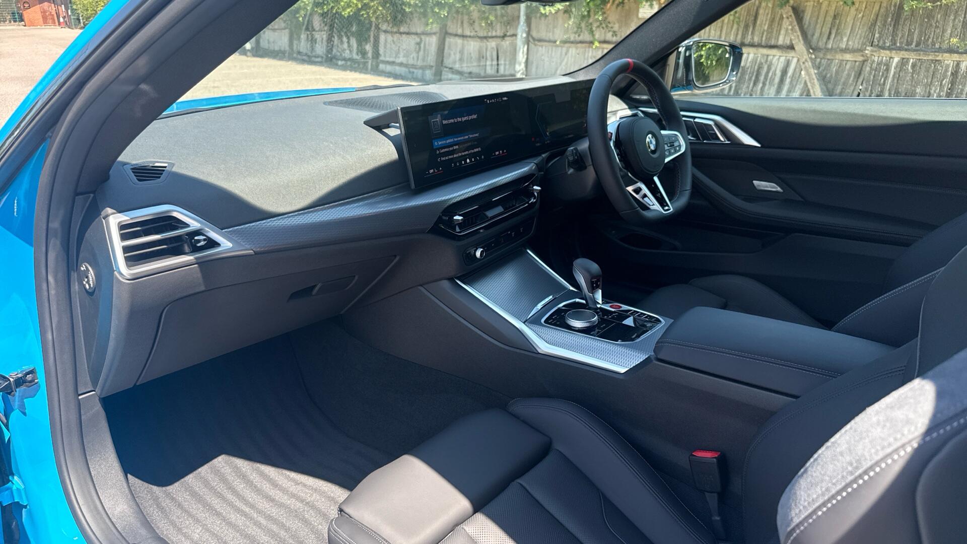 BMW M4 view 8