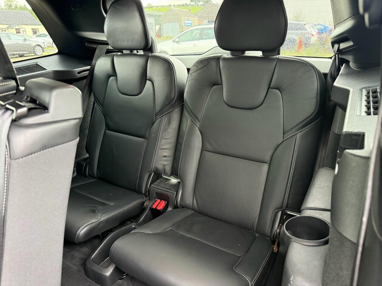 Volvo XC90 view 28