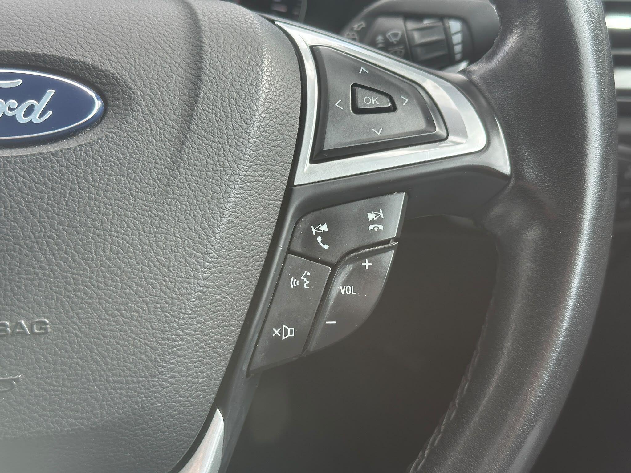Ford Mondeo view 23