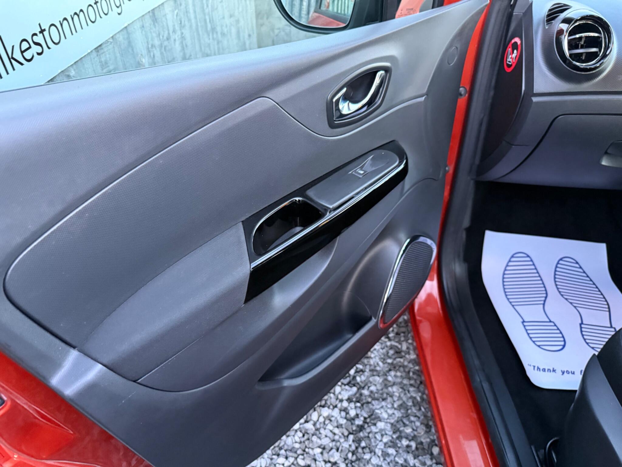 2015 Renault Captur 1.5 dCi ENERGY Dynamique Nav Euro 6 (s/s) 5dr • 90,890 miles image 18