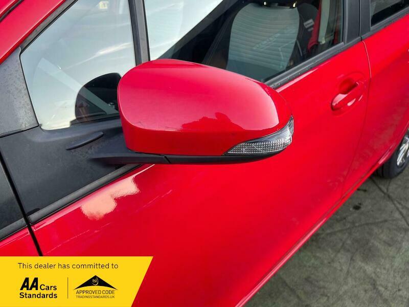 2017 Toyota Yaris 1.5 VVT-i Icon Euro 6 5dr • 37,180 miles image 48