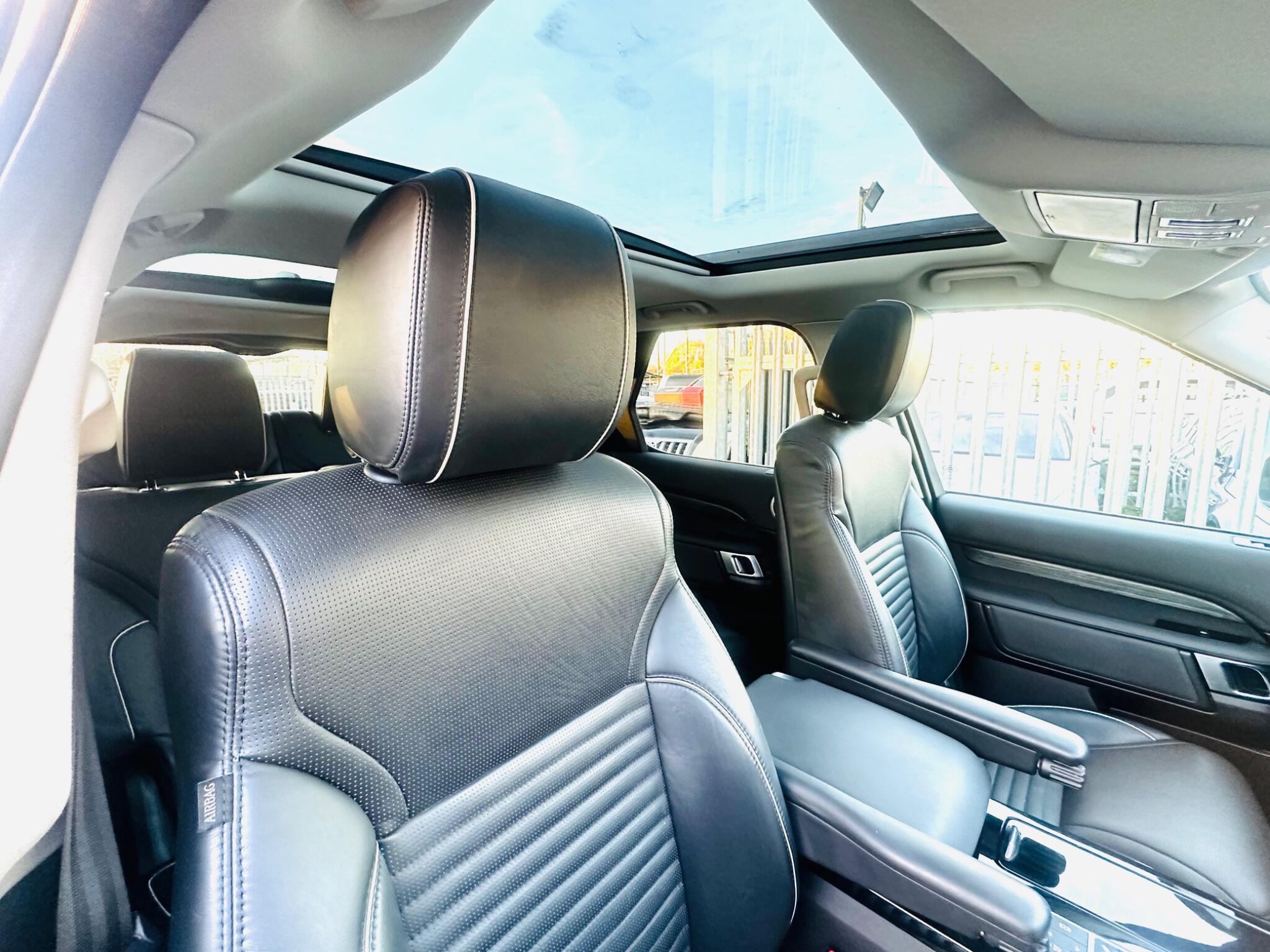 Land Rover Discovery view 21