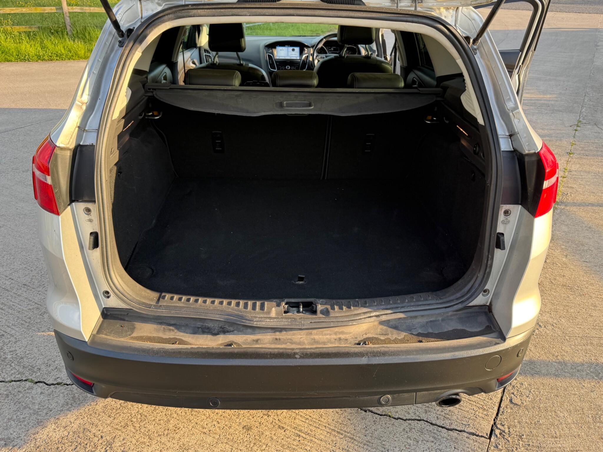 Ford Focus 1.5T EcoBoost Titanium X Euro 6 (s/s) 5dr — photo 58 of 126