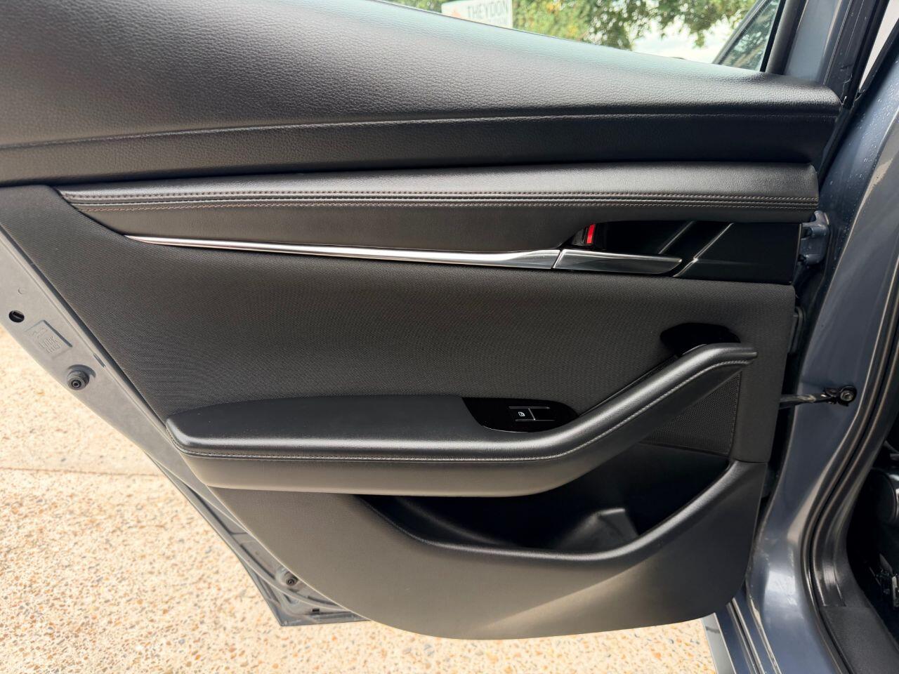 Mazda Mazda3 view 22