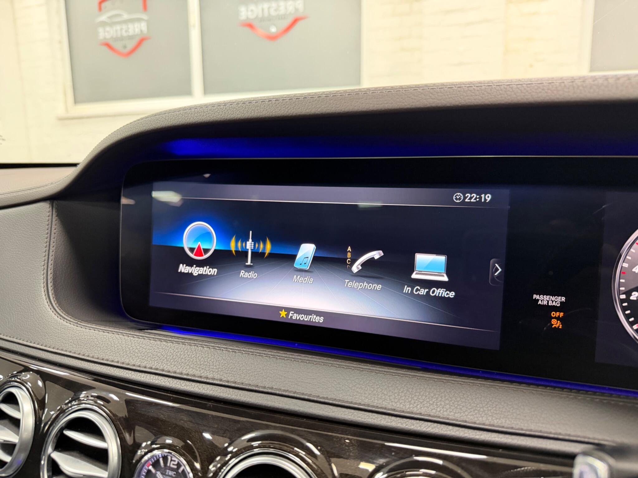 Mercedes-Benz S-Class view 25