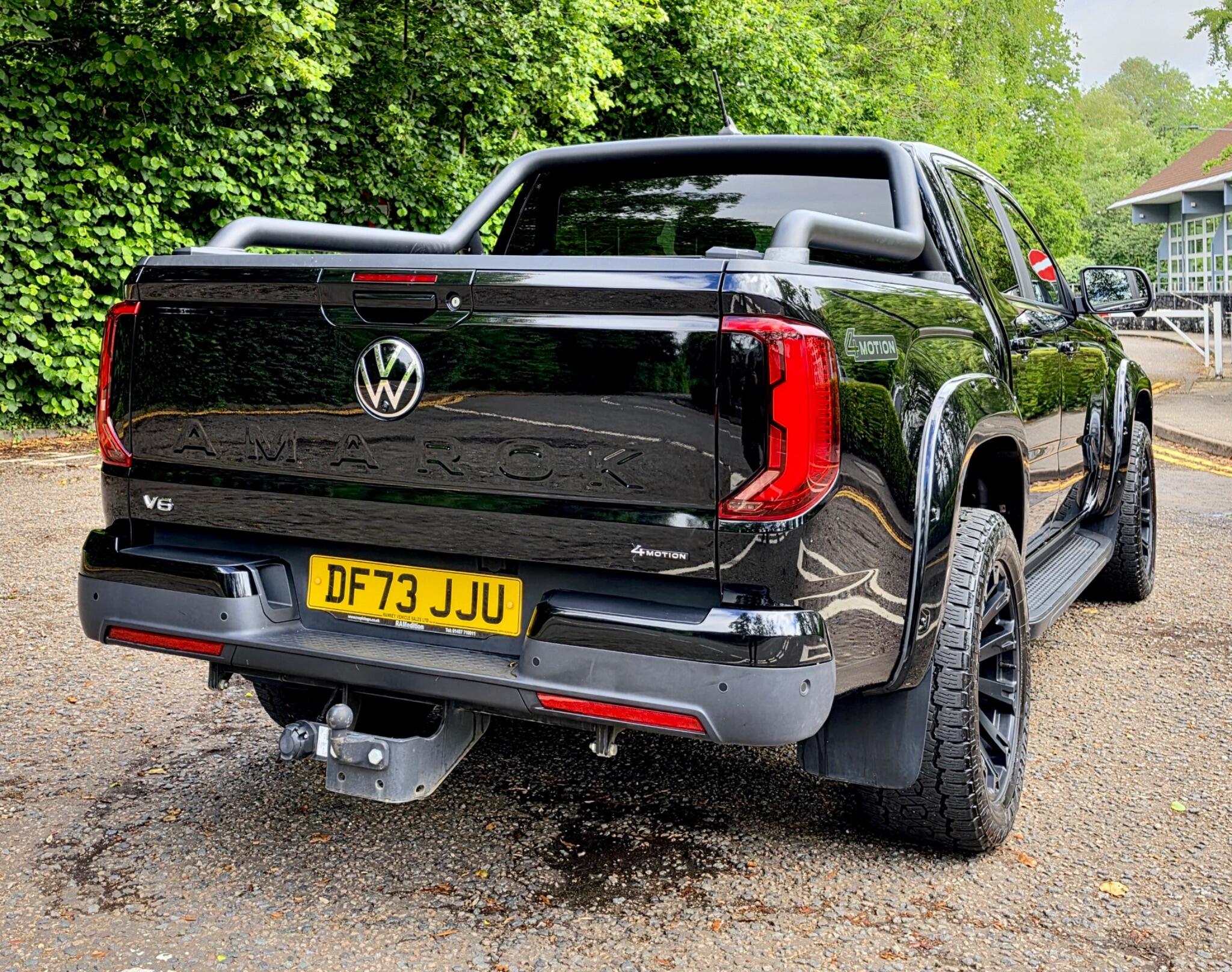Volkswagen Amarok view 3