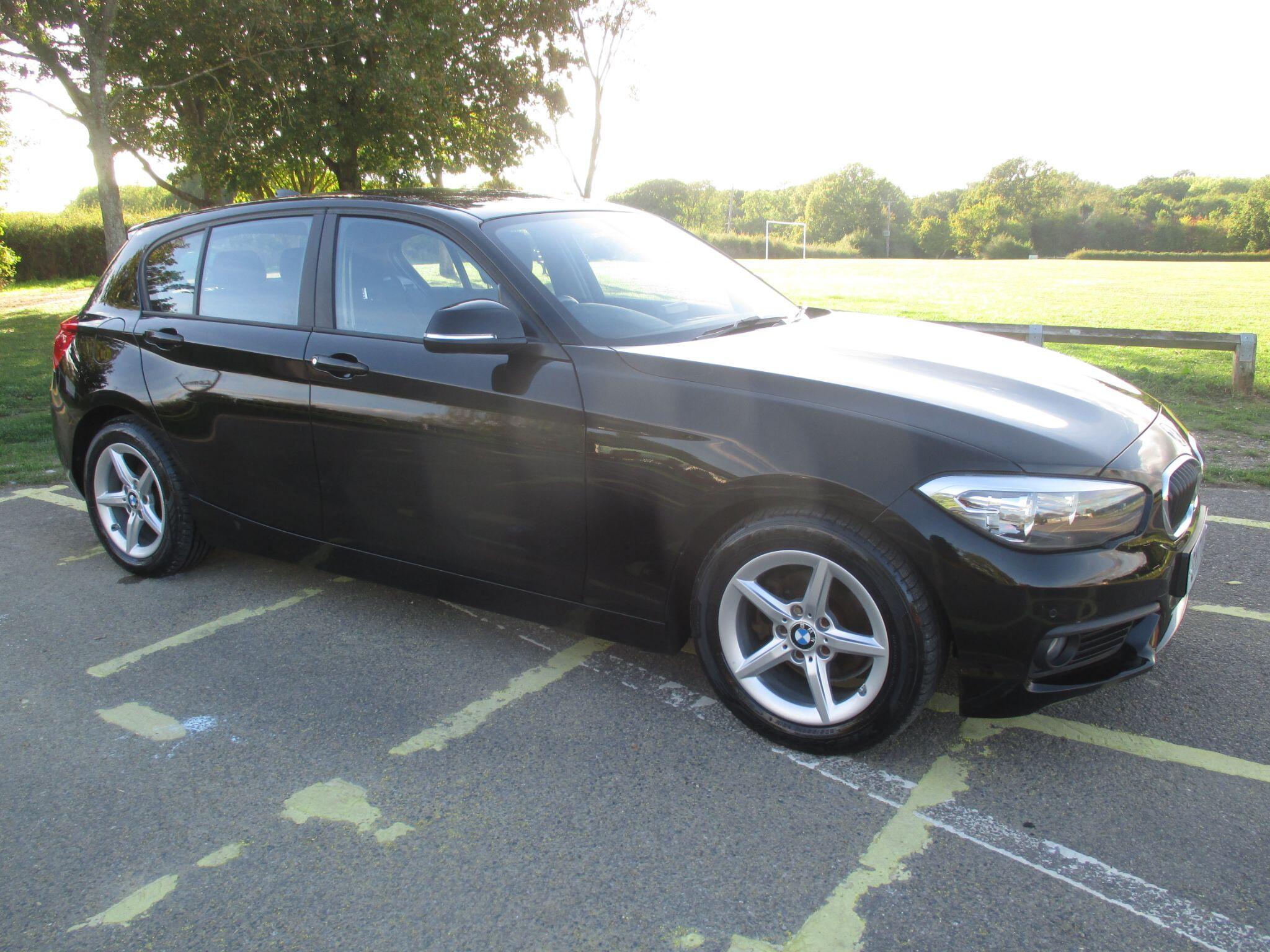 BMW 1 Series view 3