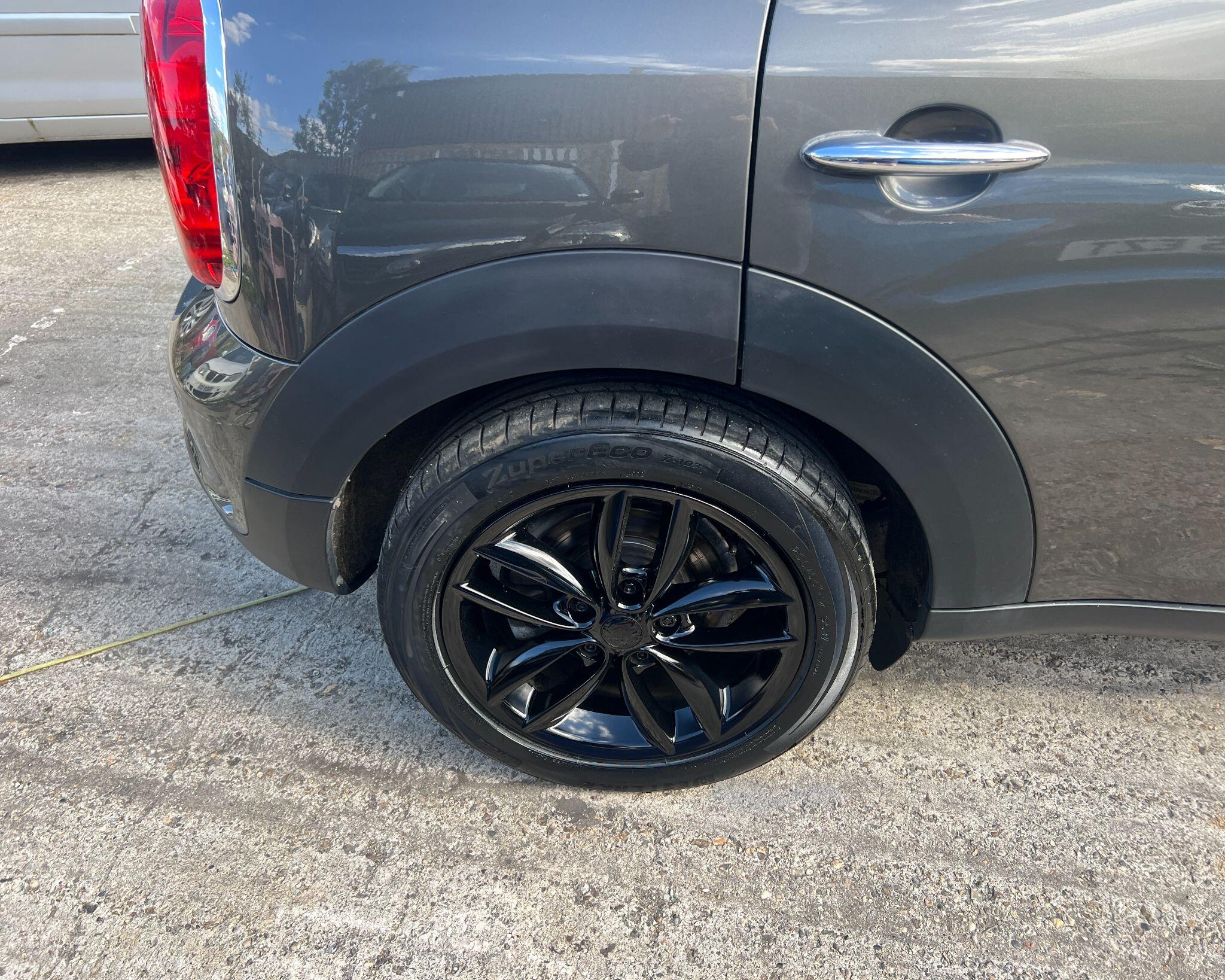 Mini Countryman view 21