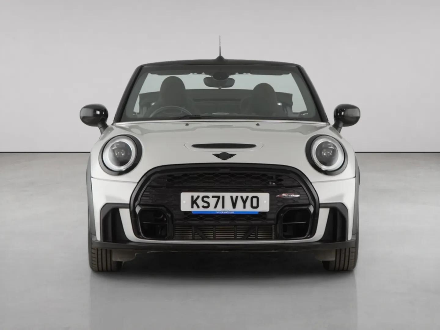Mini Convertible view 6