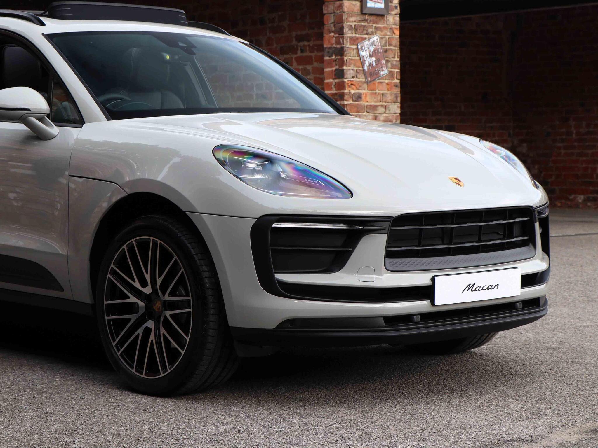 Porsche Macan view 46