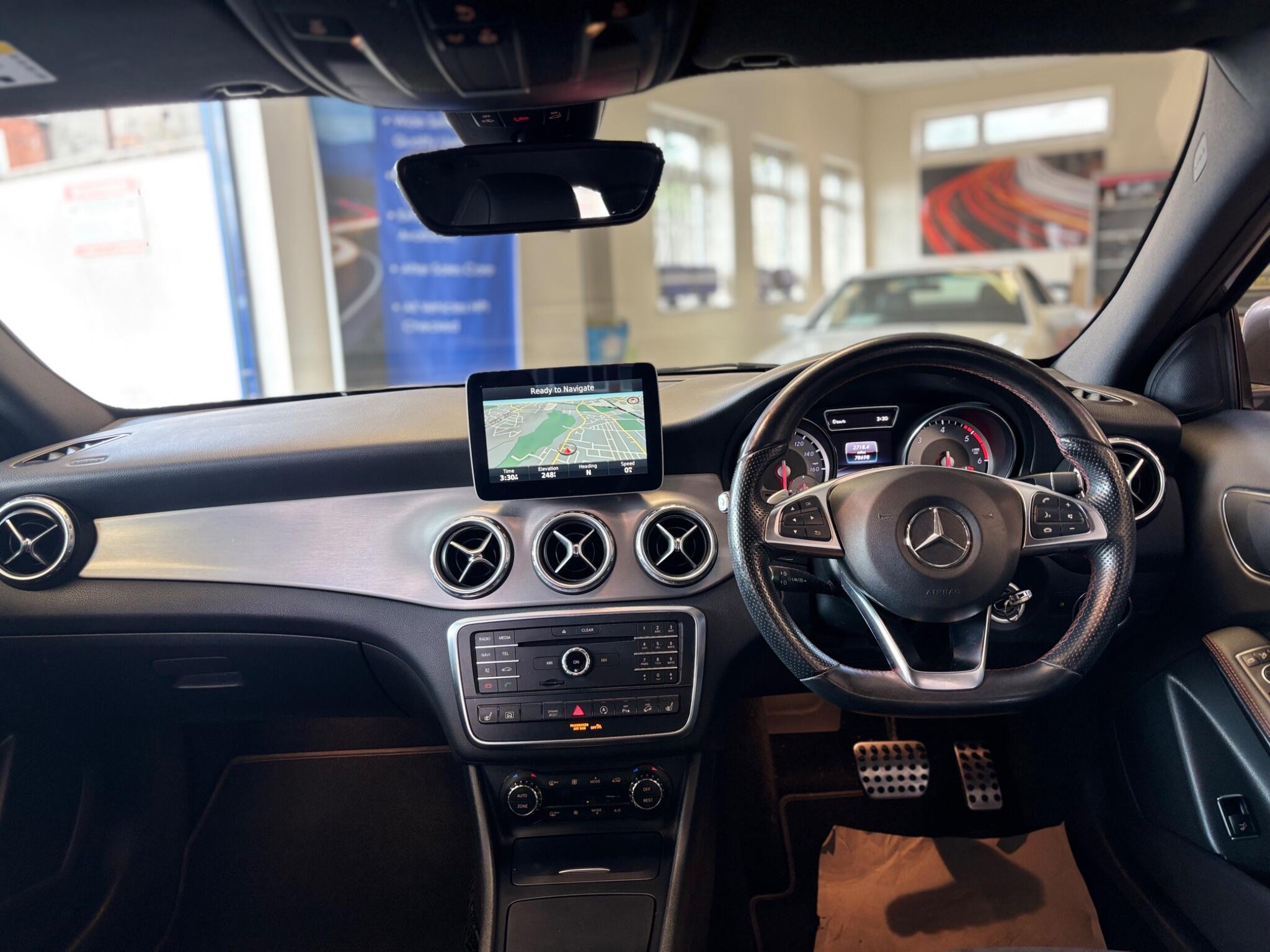 Mercedes-Benz Gla view 11
