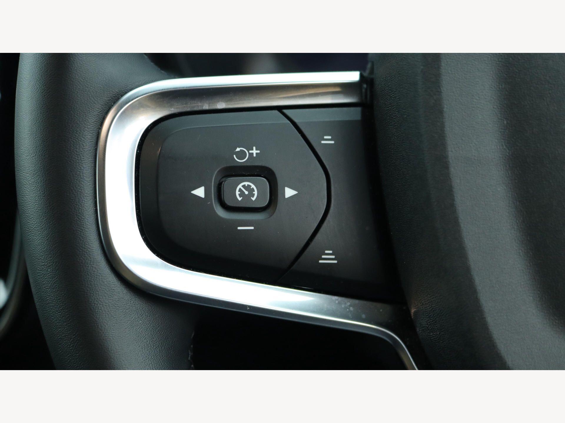 Volvo XC40 view 22