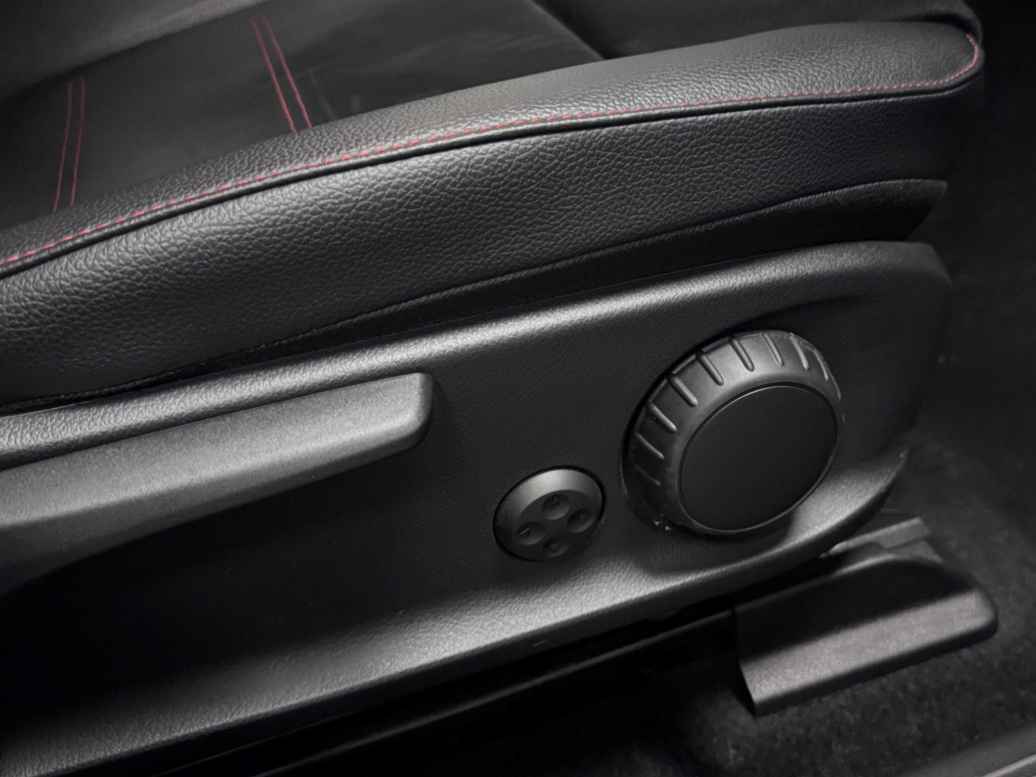 Mercedes-Benz Eqa view 17