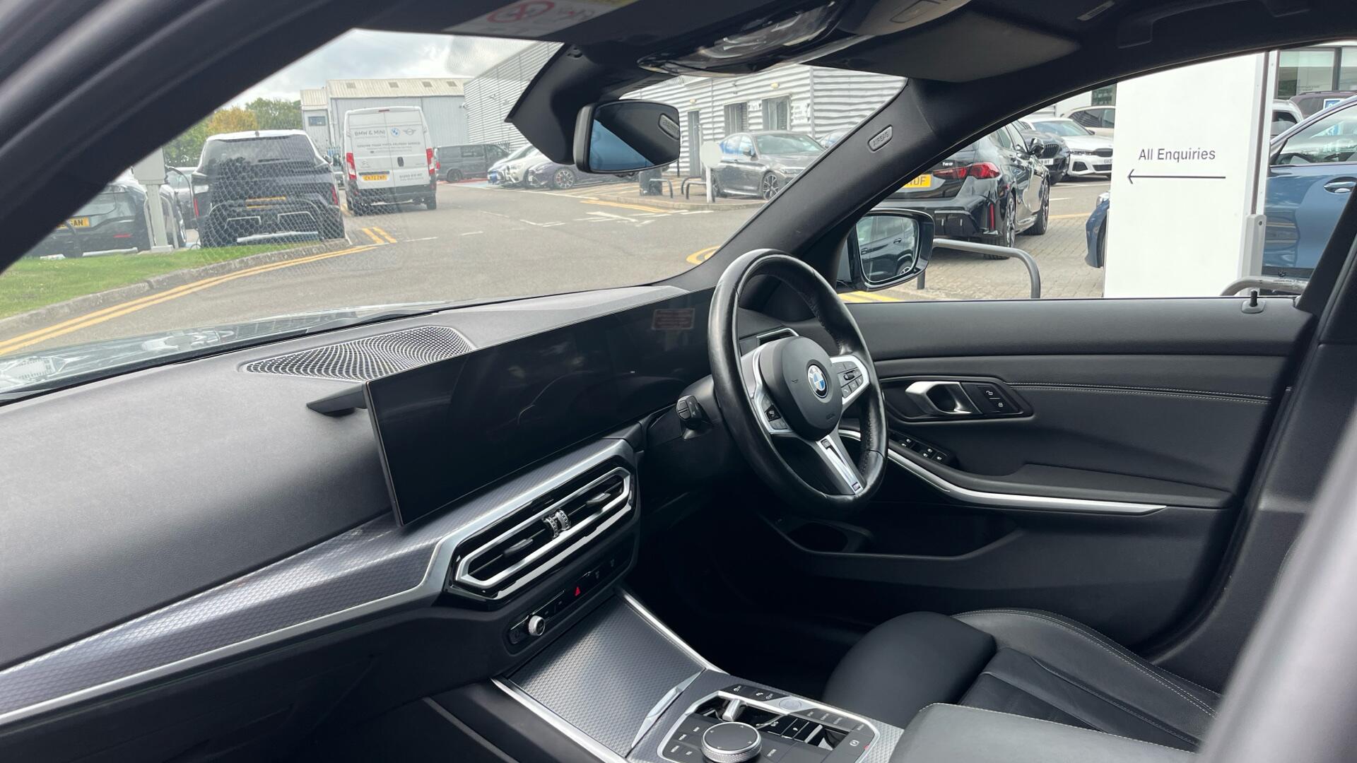 BMW 3 Series view 7
