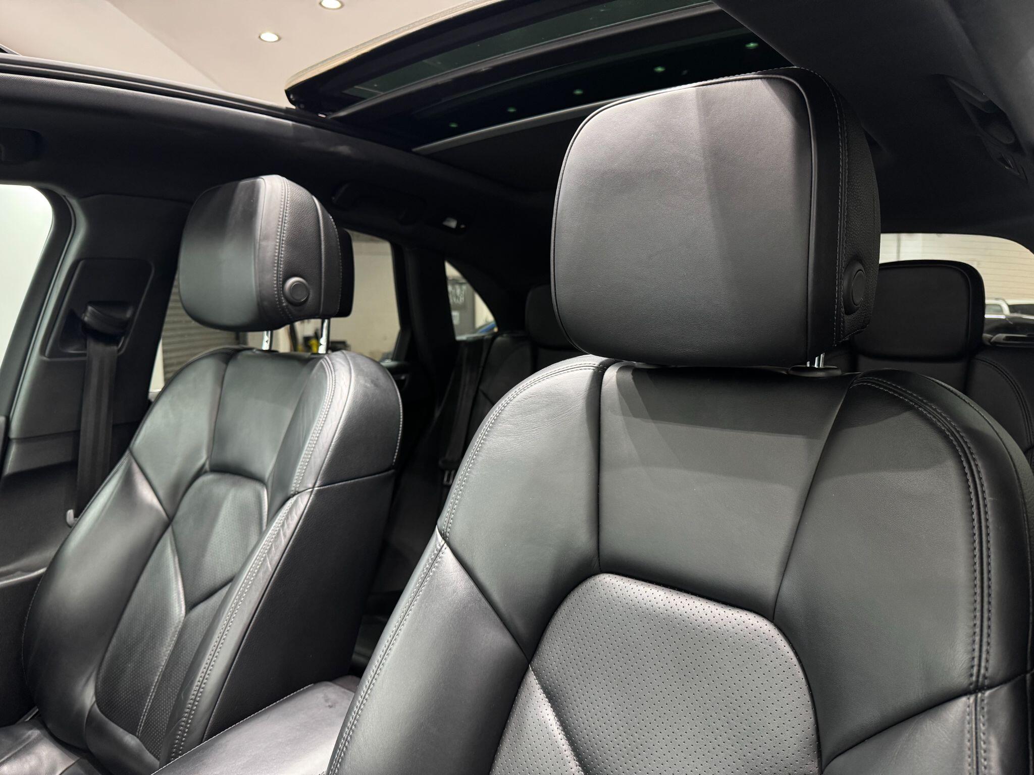 Porsche Macan view 50