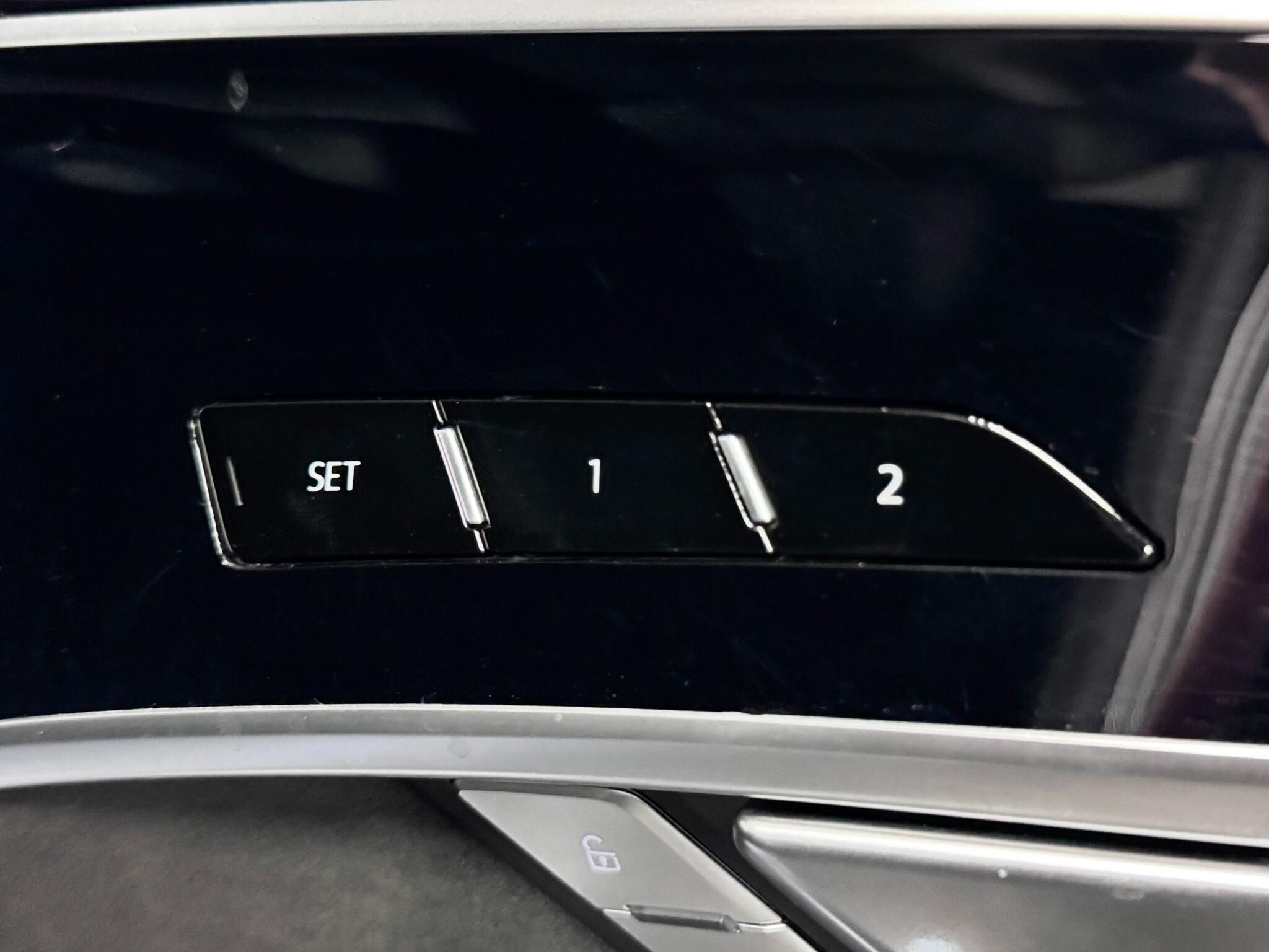 Audi A8 view 16