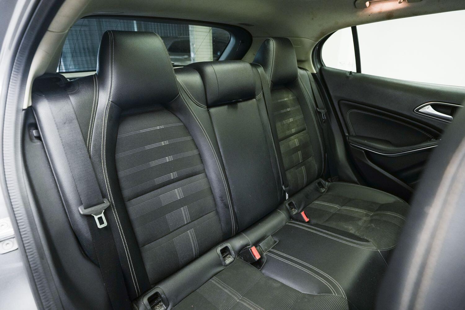 Mercedes-Benz Gla view 12