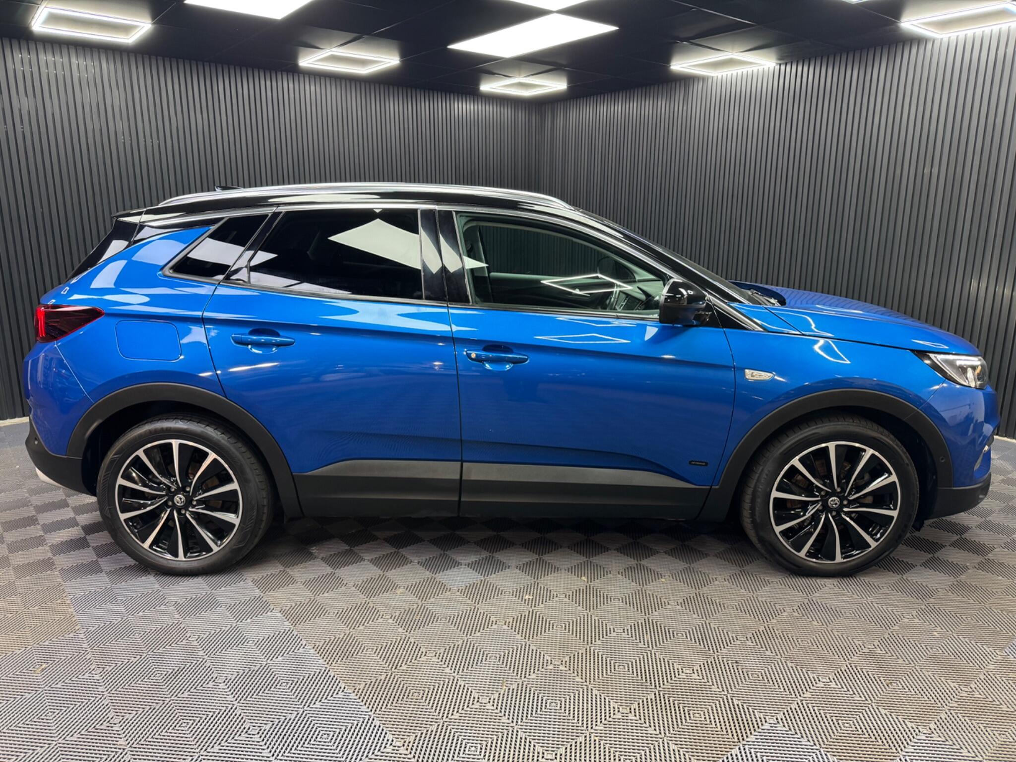 Vauxhall Grandland X view 2