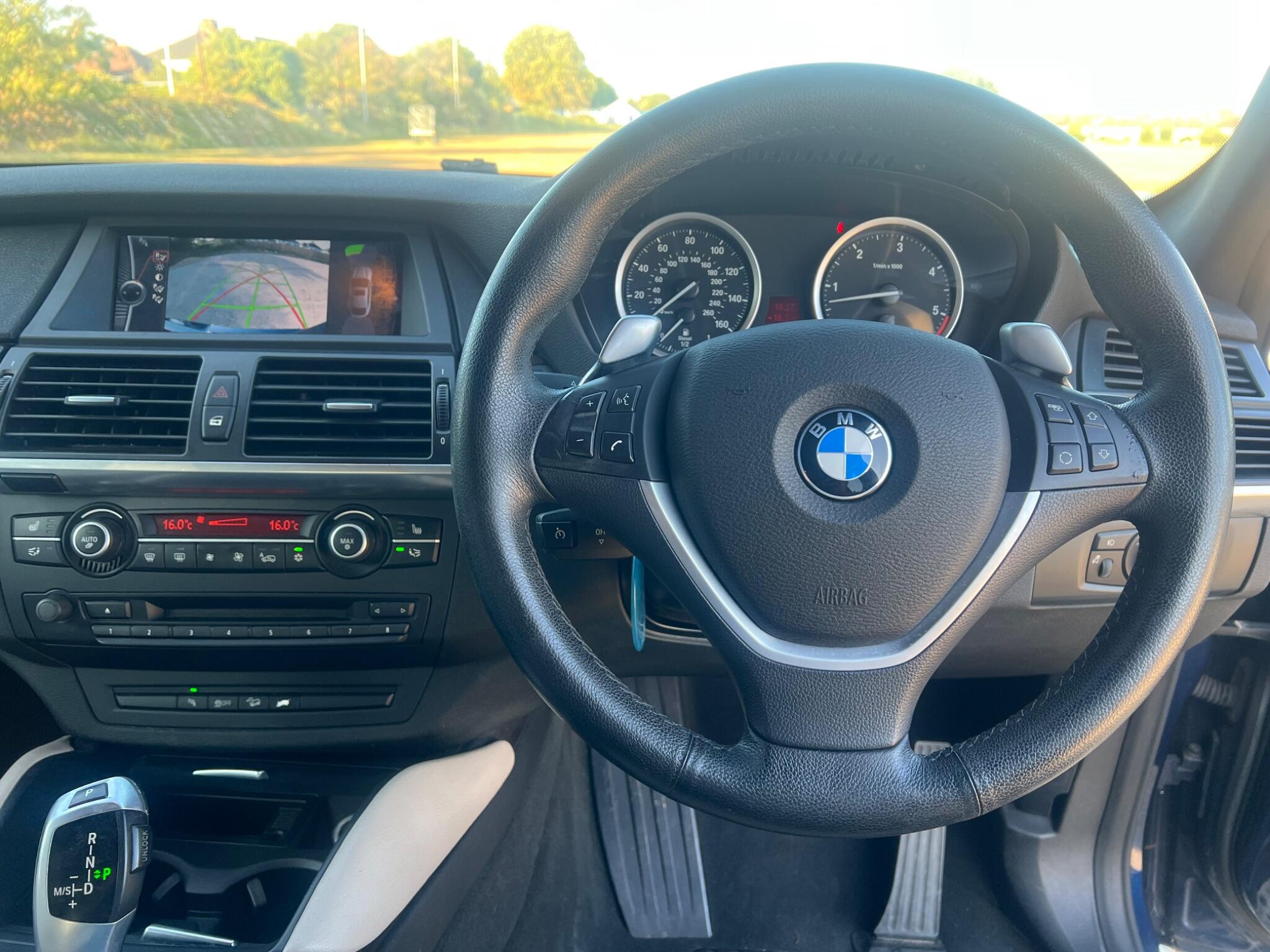 BMW X6 view 36